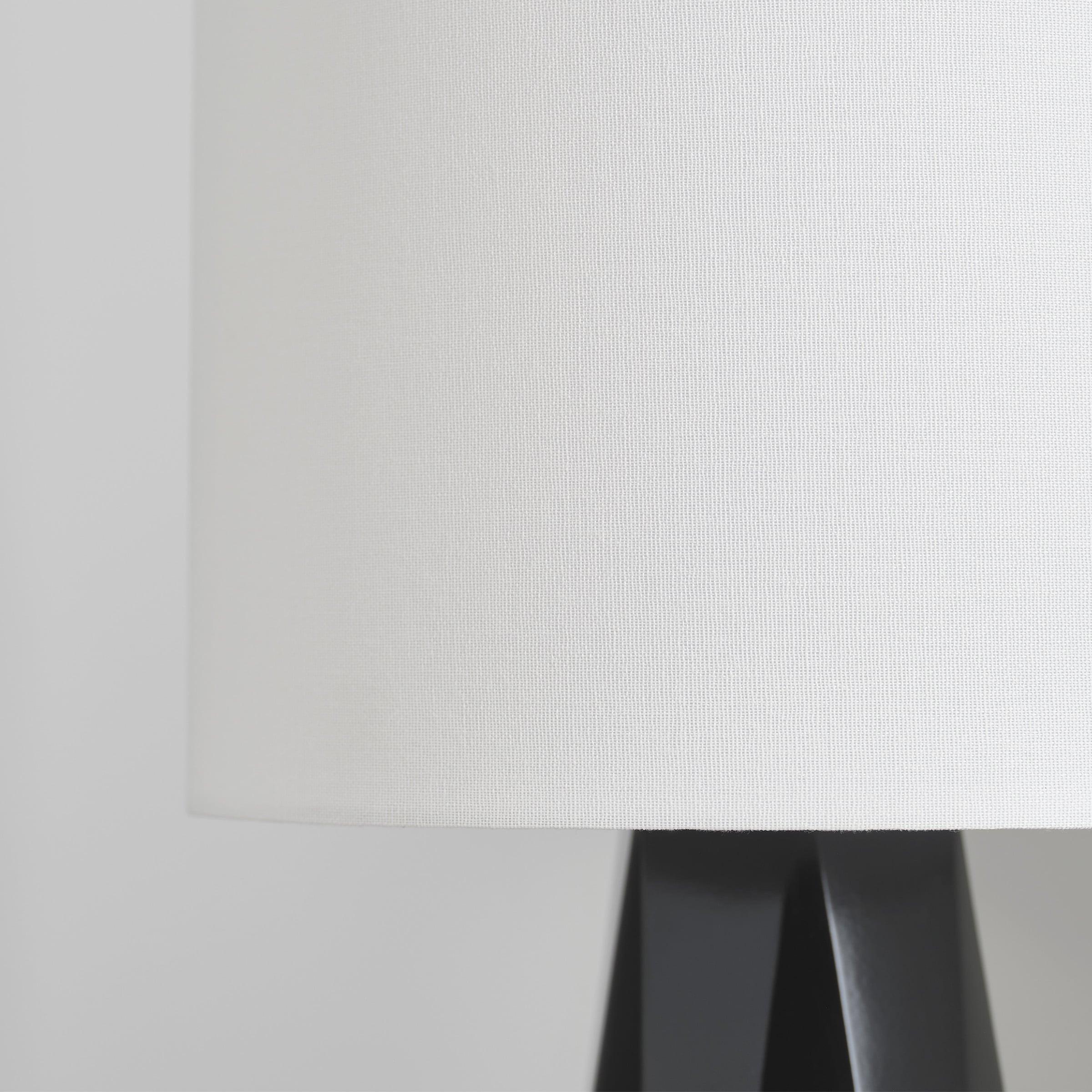 Scott Living Moresby 1-Light Medium Table Lamp