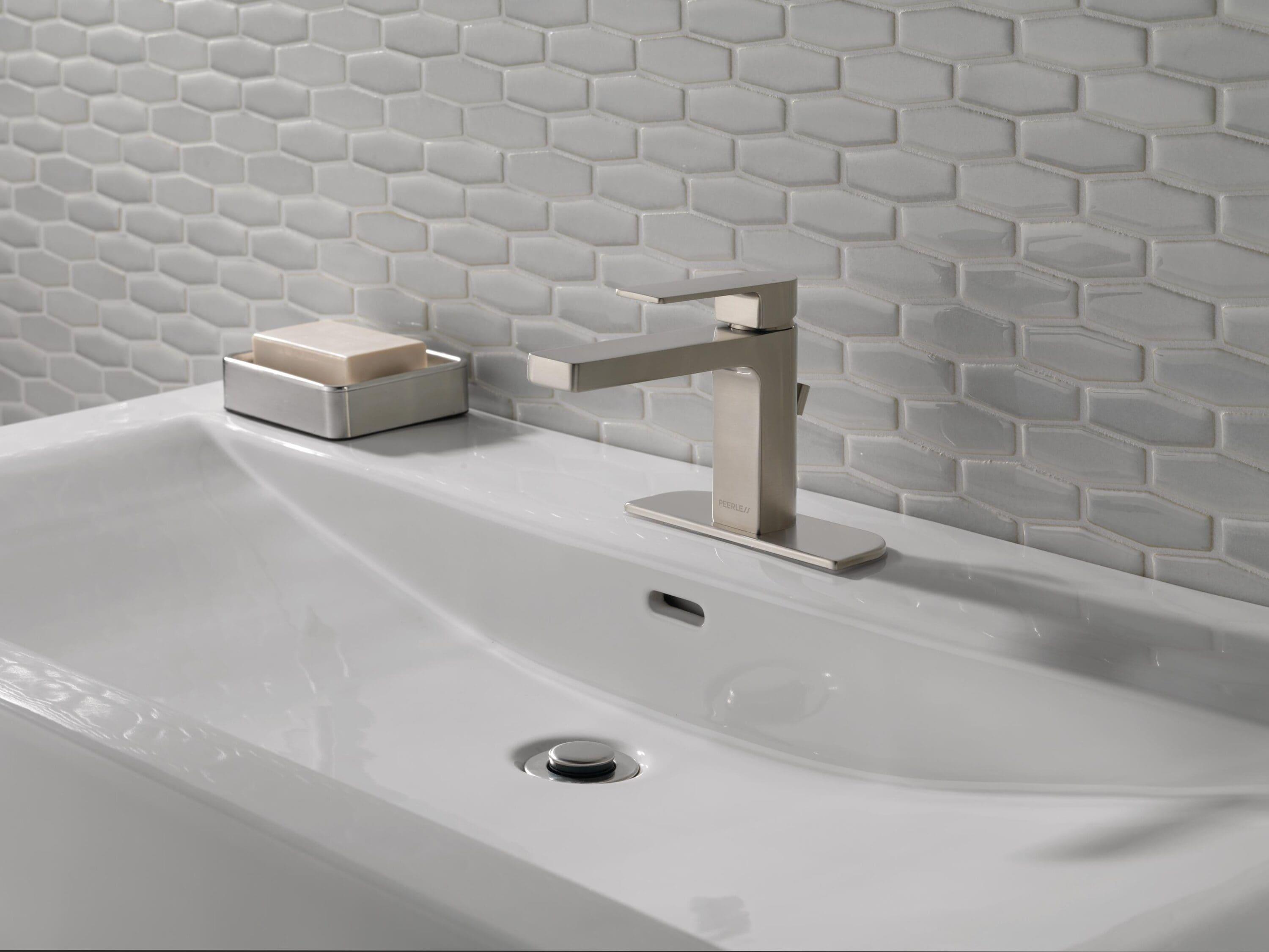 Xander Single-Hole Bathroom Faucet with Drain Assembly