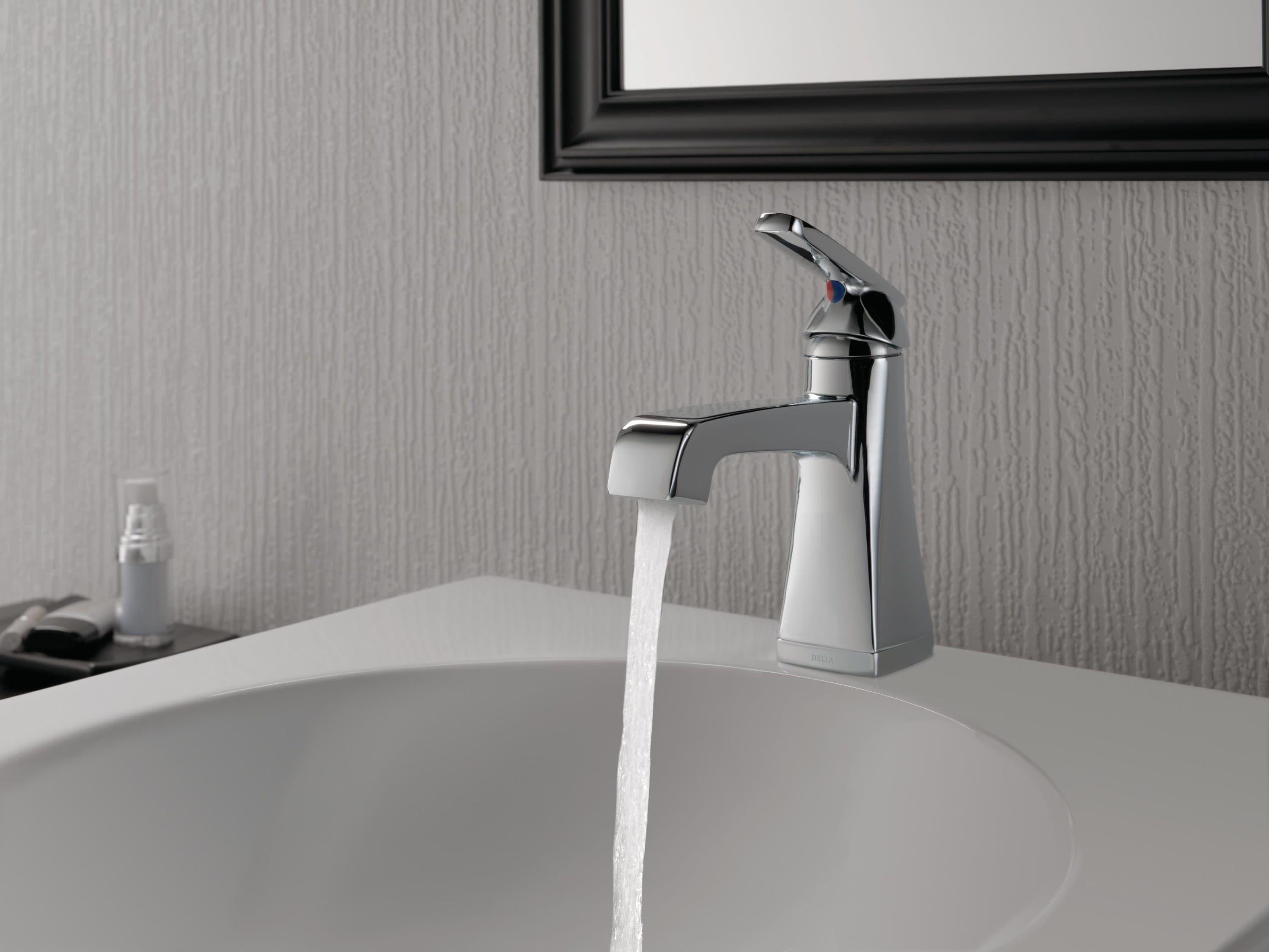 Ashlyn Single Hole Bathroom Faucet with Drain Assembly, Single Handle Bathroom Sink Faucet