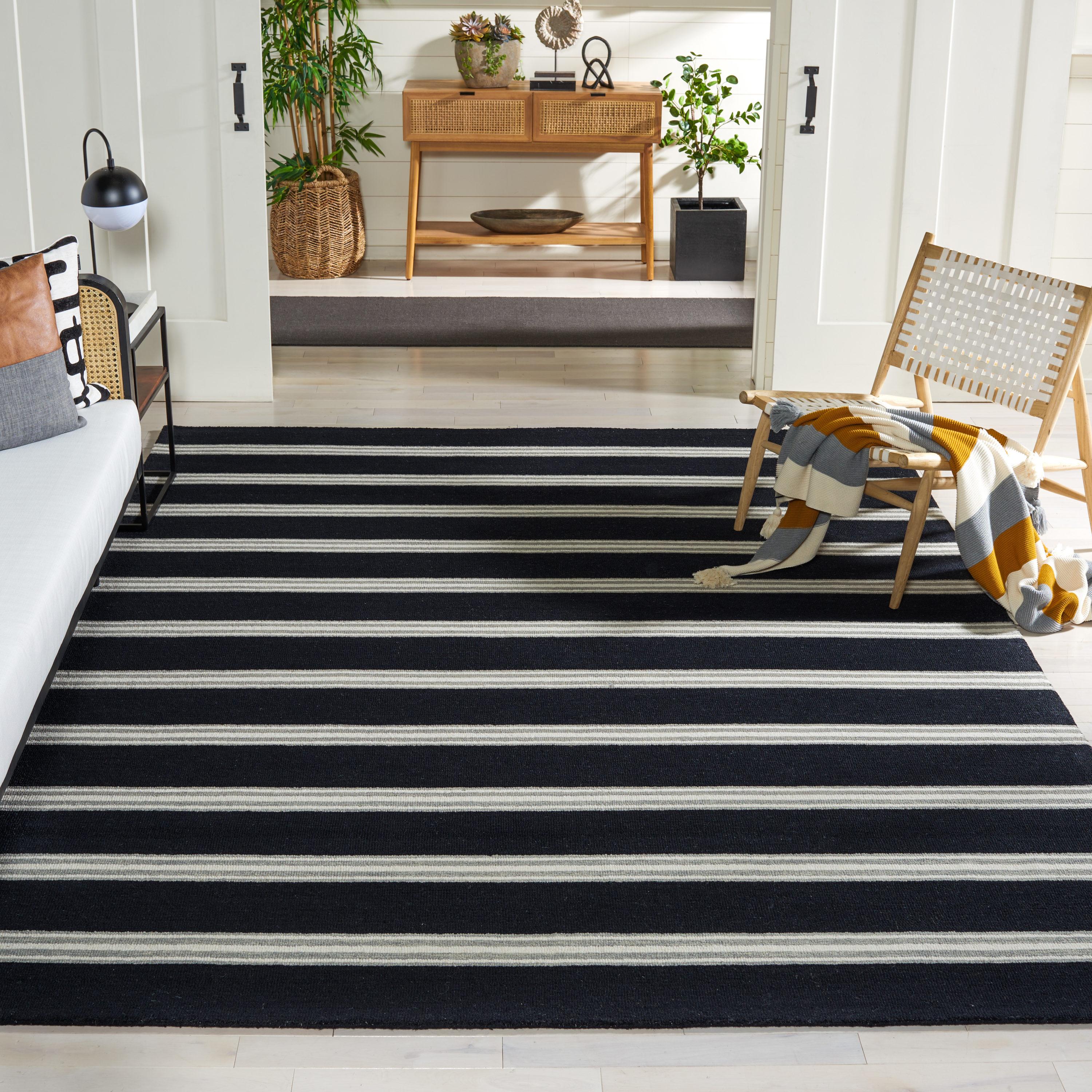 Montauk MTK712 Hand Woven Indoor Area Rug - Black/Ivory - 8'x10' - Safavieh