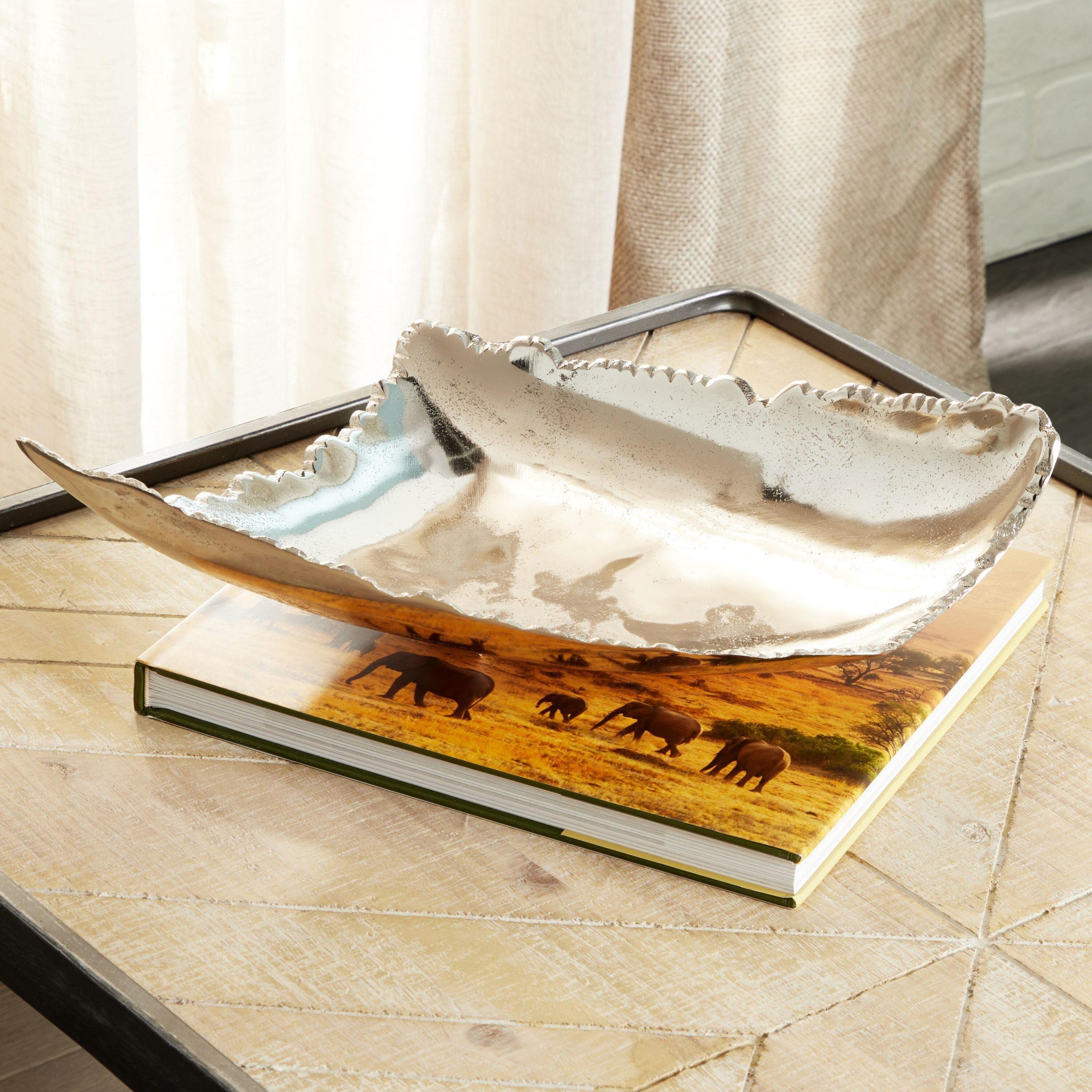 CosmoLiving by Cosmopolitan Aluminum Metal Live Edge Silver Decor Tray