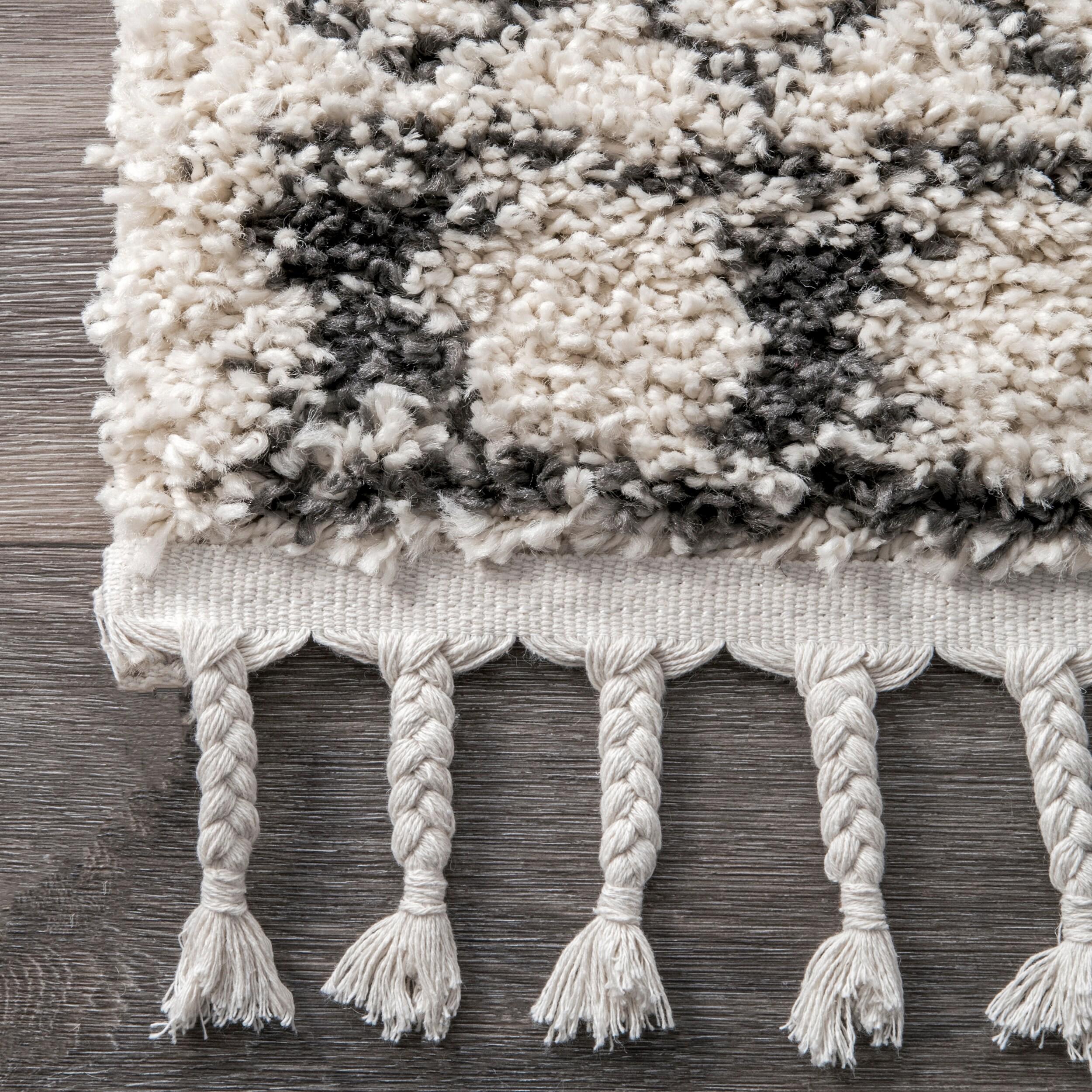 Nuloom Vasiliki Geometric 2x8 Runner Shag Indoor Area Rug for Living Room Bedroom Dining Room Nursery Entryway Hallway, Off White/Charcoal