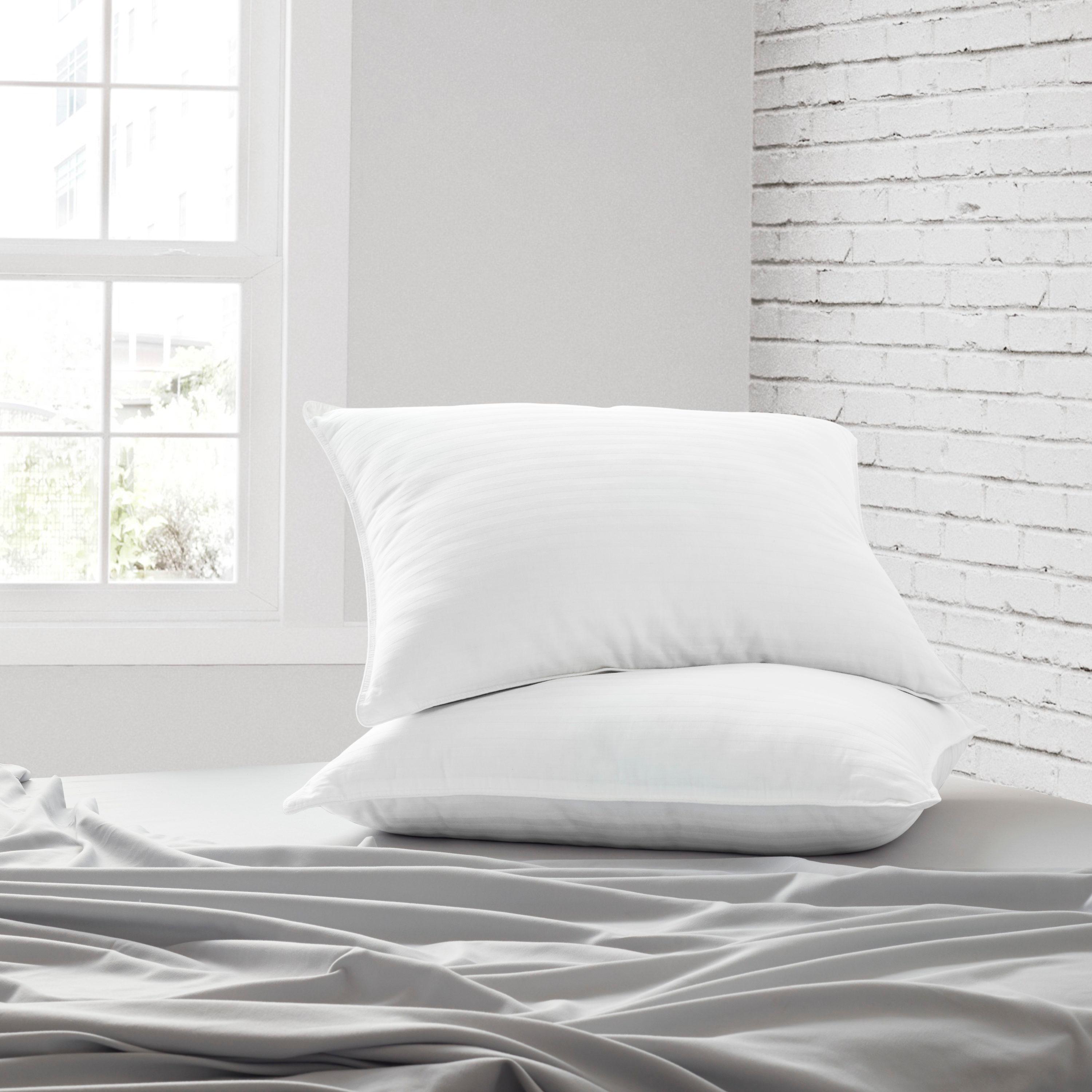 Queen White Memory Foam Gel Fiber Bed Pillows, Set of 2