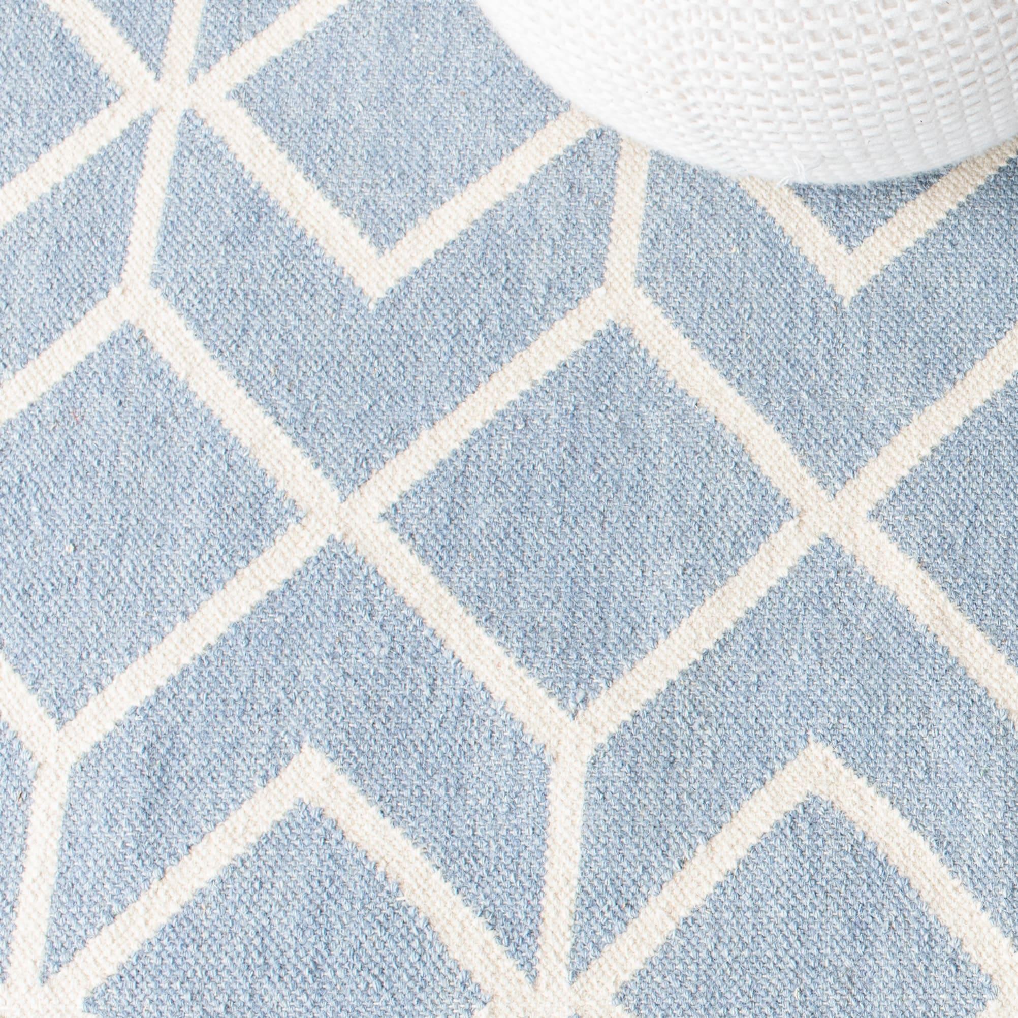 SAFAVIEH Dhurrie Addison Geometric Moroccan Wool Area Rug, Blue/Ivory, 8' x 10'