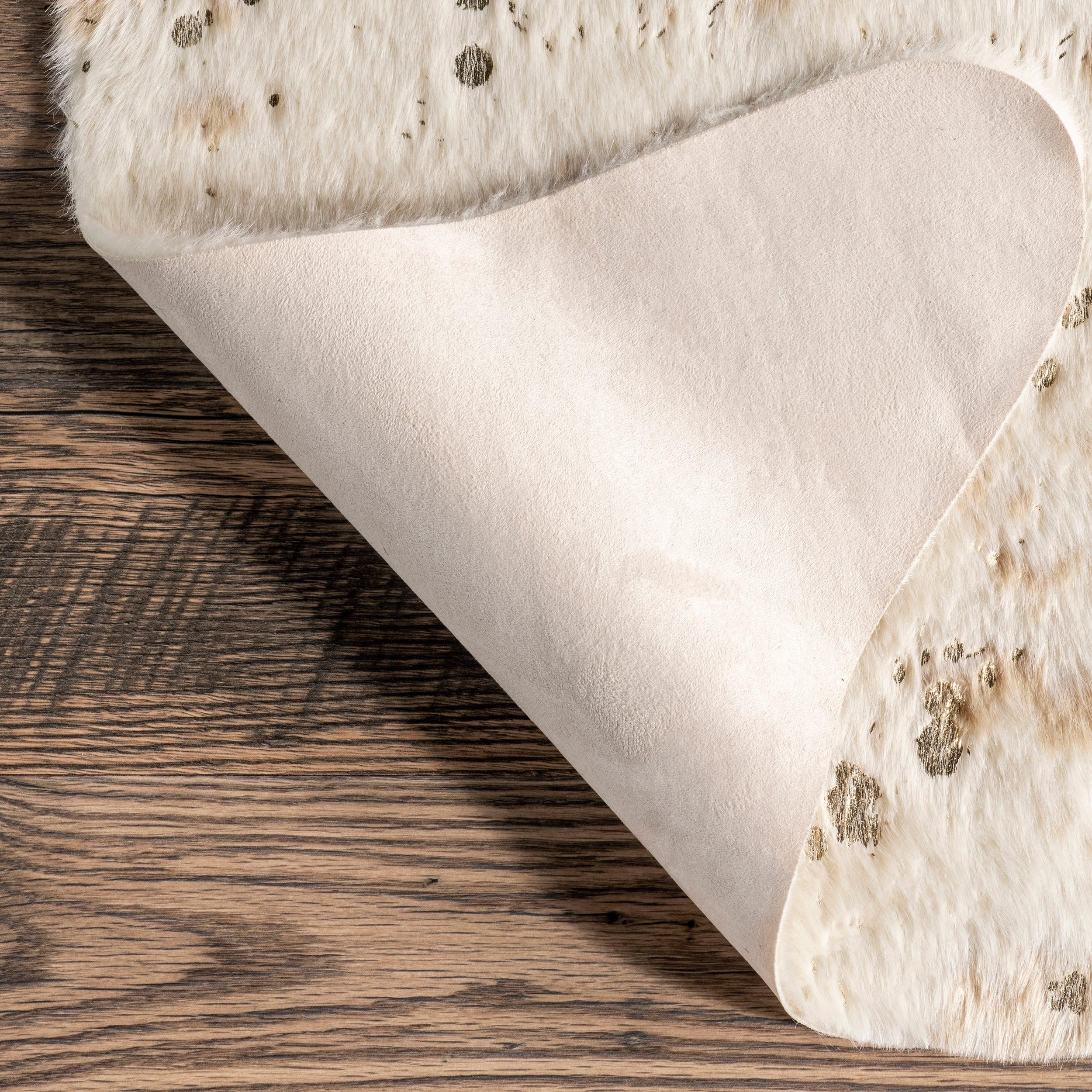 Nuloom Iraida Animal Print Shaped 4x5 Indoor Area Rug for Living Room Bedroom Dining Room Kitchen, Gold/Off White