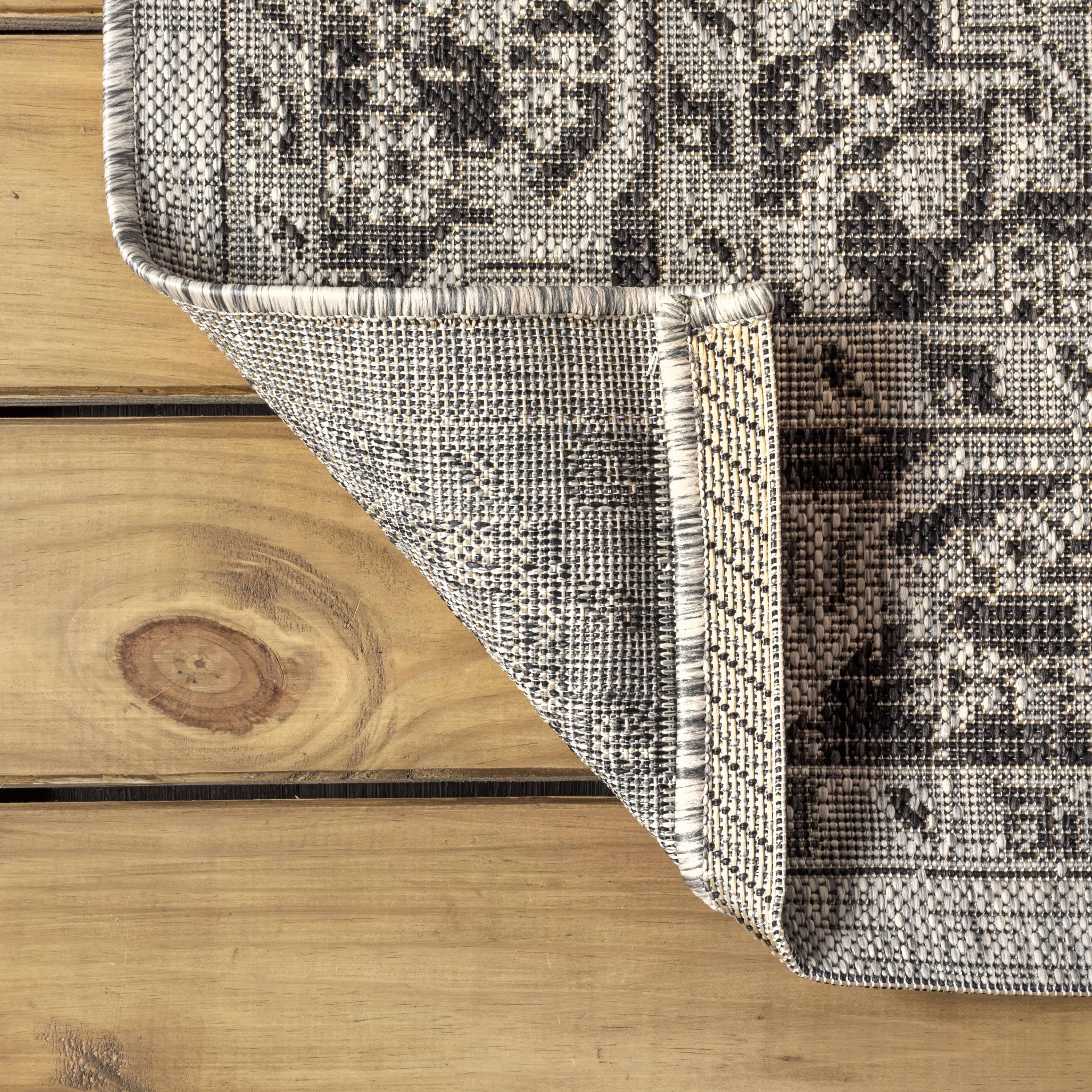 4'x6' Rozetta Boho Medallion Textured Weave Indoor/Outdoor Area Rug, Gray/Black - JONATHAN Y