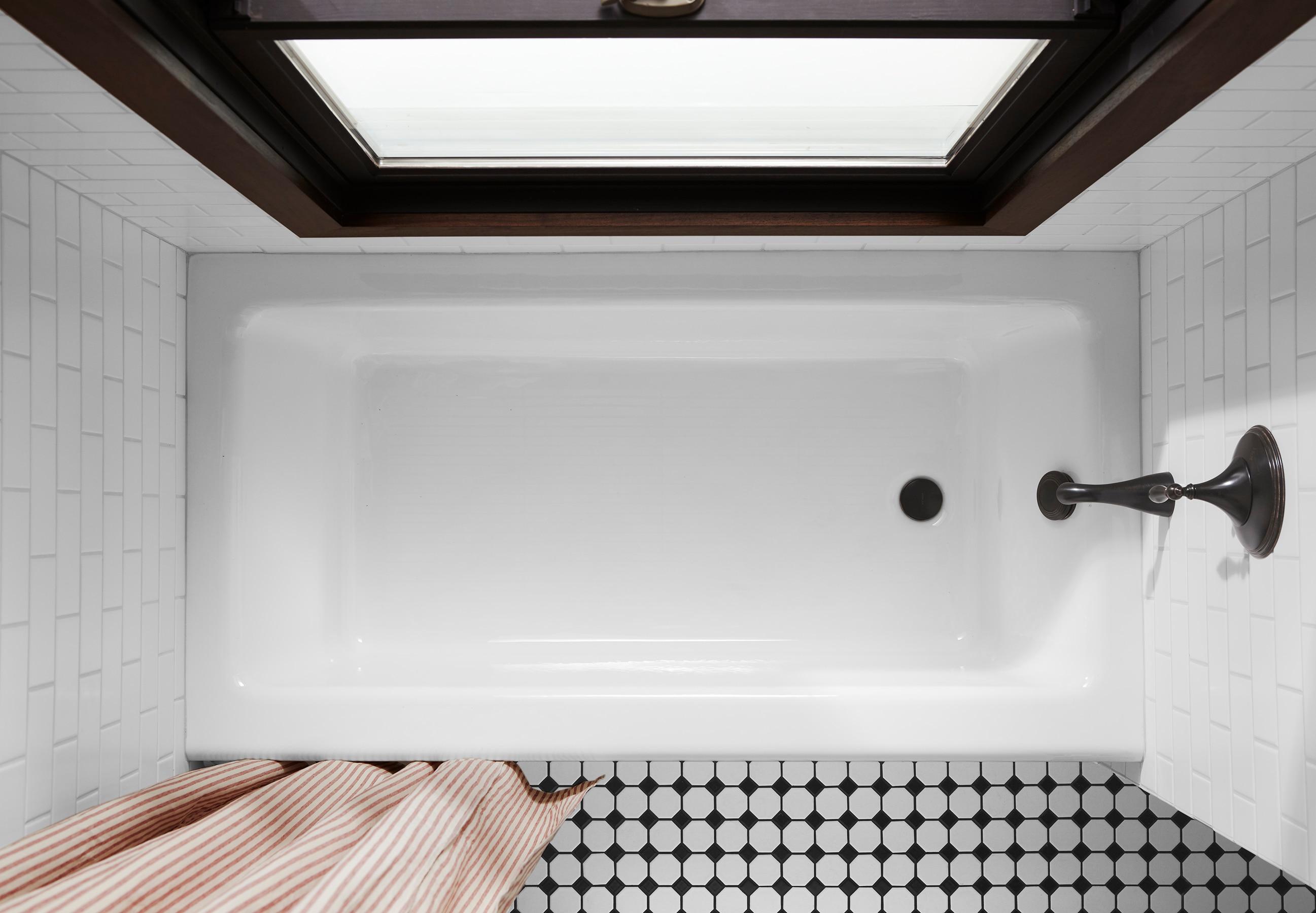 Avec 60 In. X 32 In. Alcove Bath, Right Drain