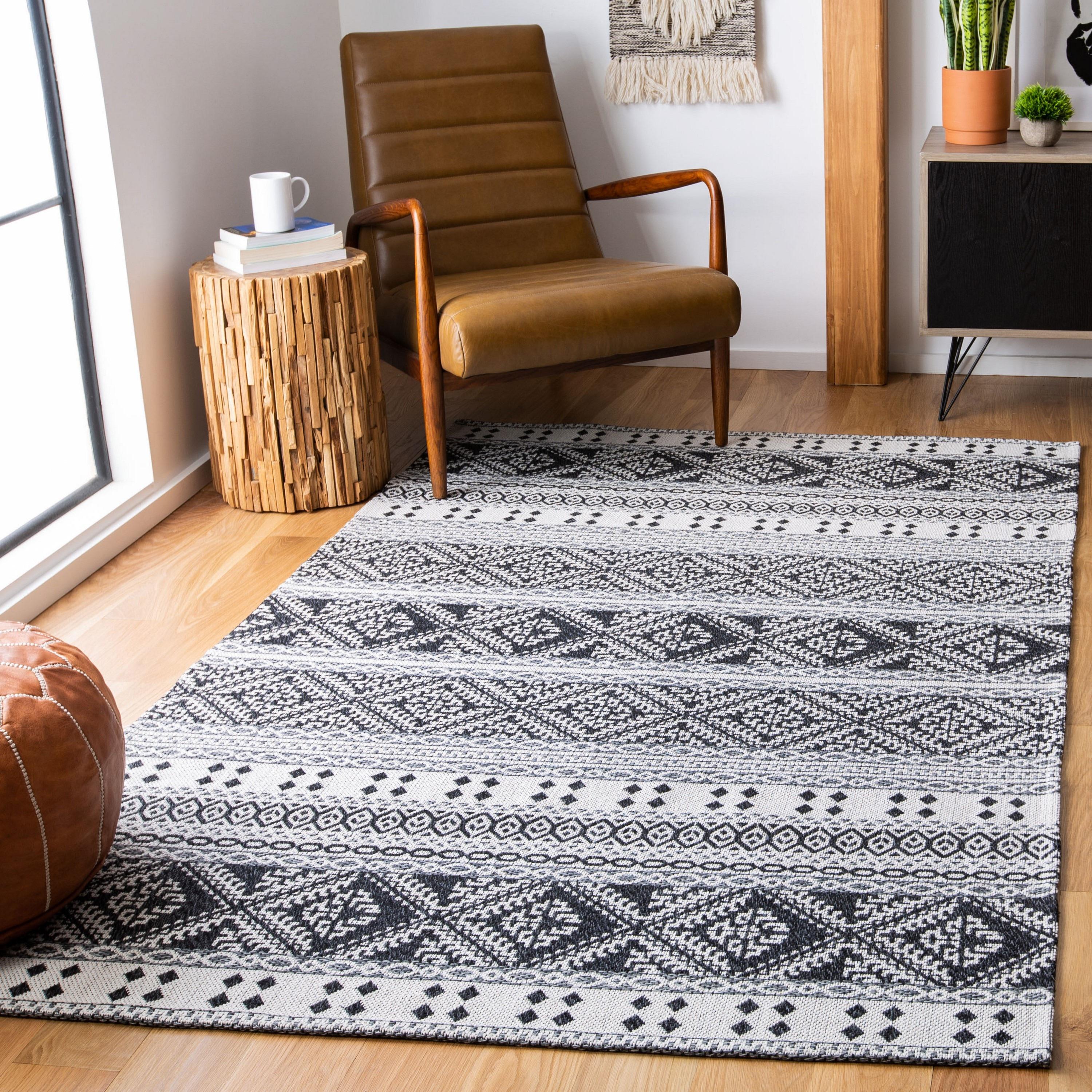 Augustine AGT445 Machine Made Indoor Area Rug - Black/Cream - 8'x10' - Safavieh