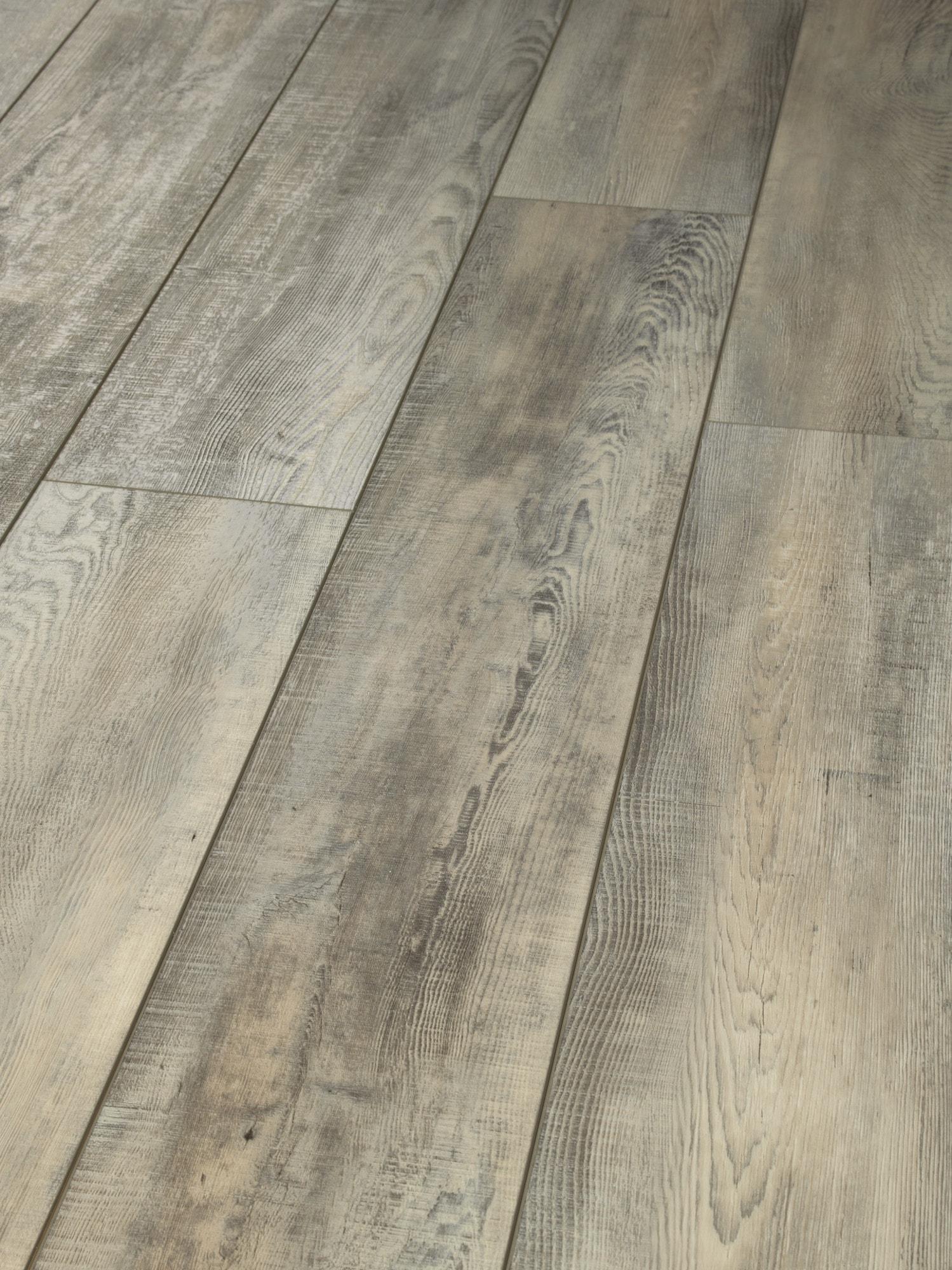 Unshakable HD Plus 7" x 48" x 8mm Oak Luxury Vinyl Plank