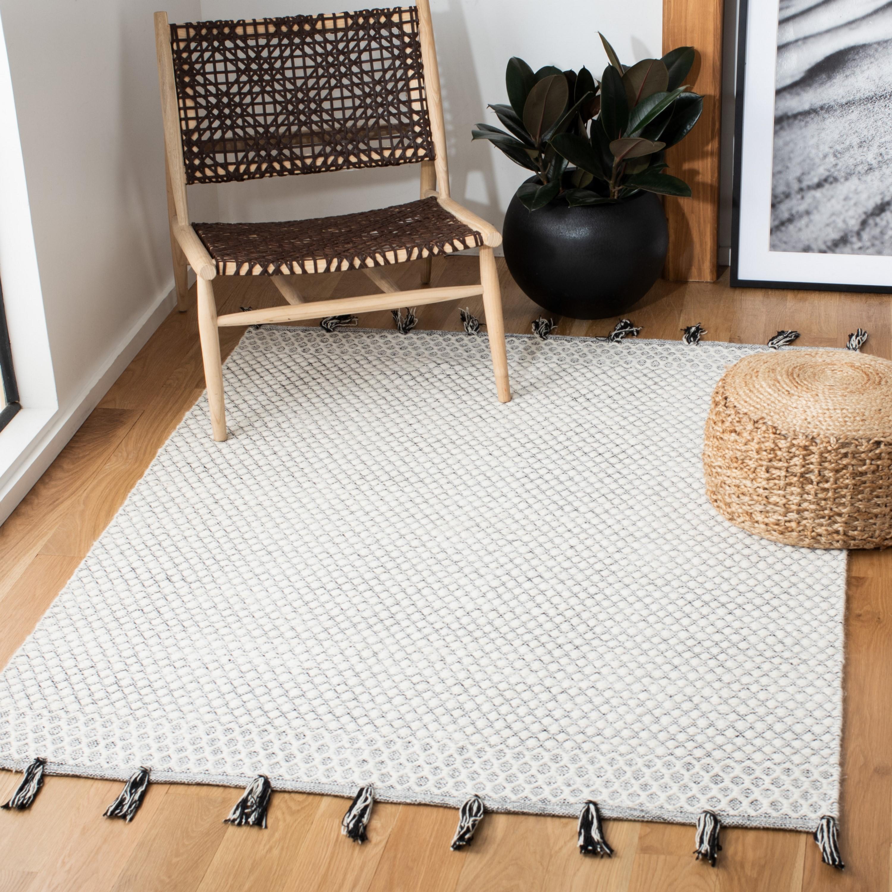 Montauk MTK813 Hand Woven Area Rug - Ivory/Black - 3'x5' - Safavieh.