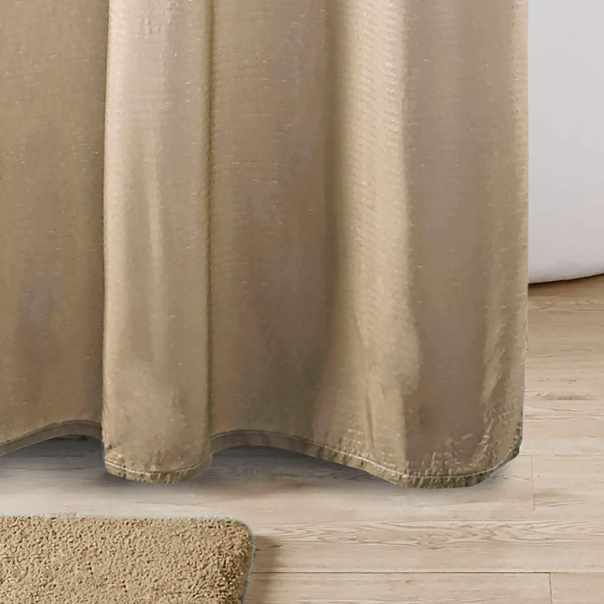 Madison Park Ara Ombre Printed Seersucker Single Shower Curtain