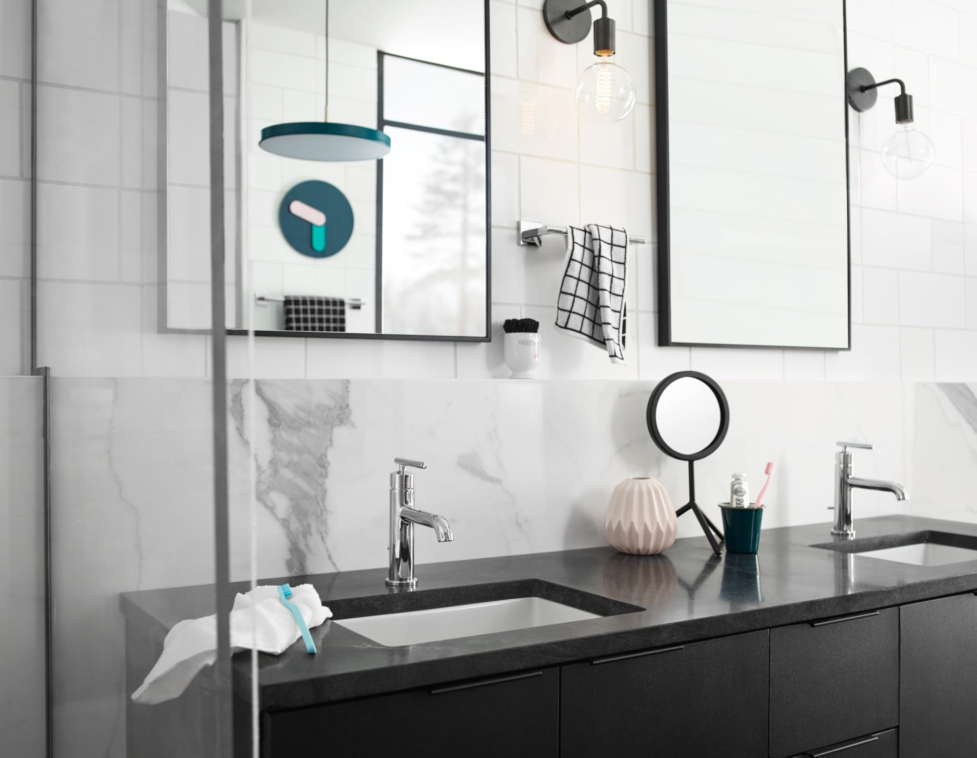 Gibson Single Hole Bathroom Faucet with Drain Assembly