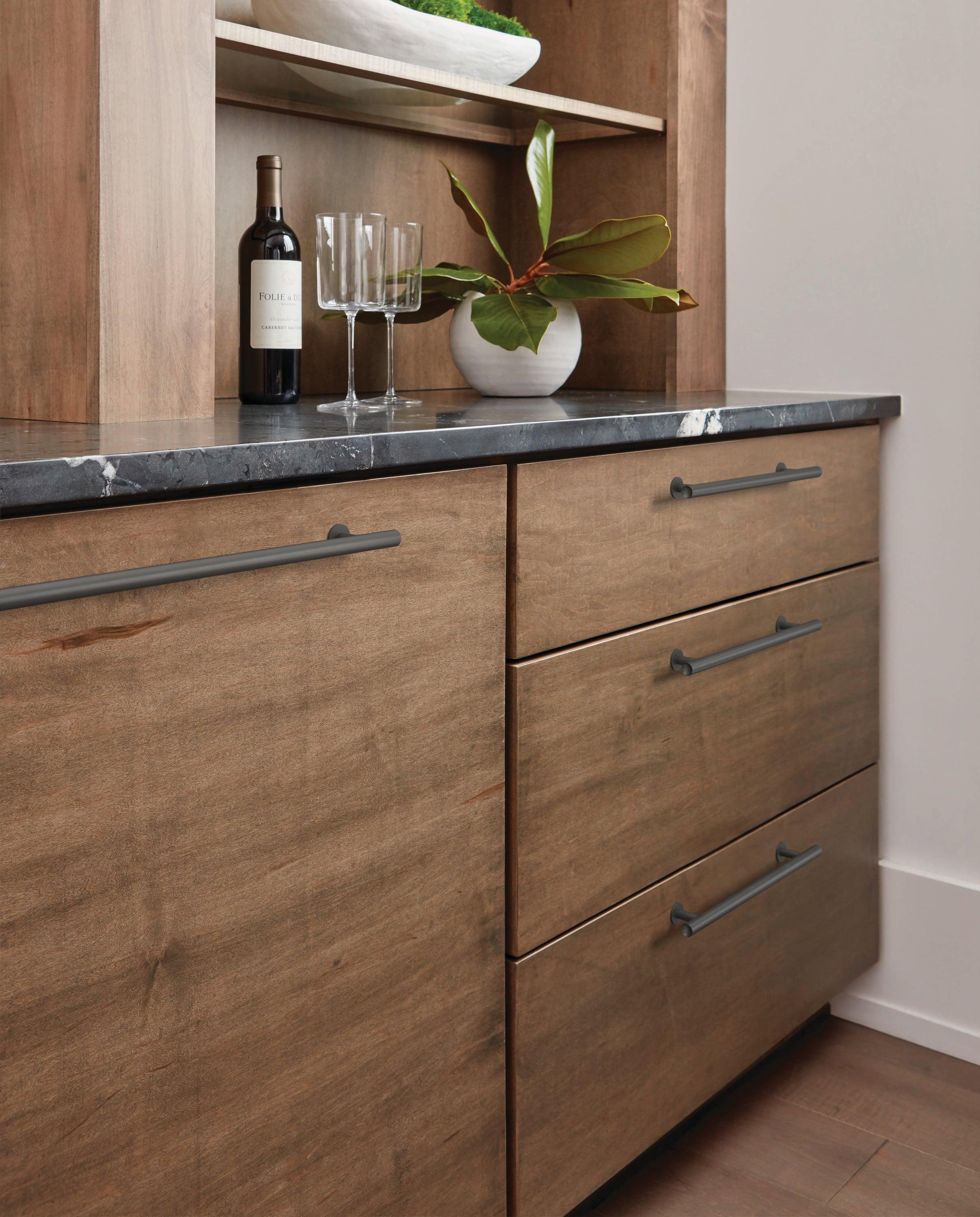 Radius Bar Pull