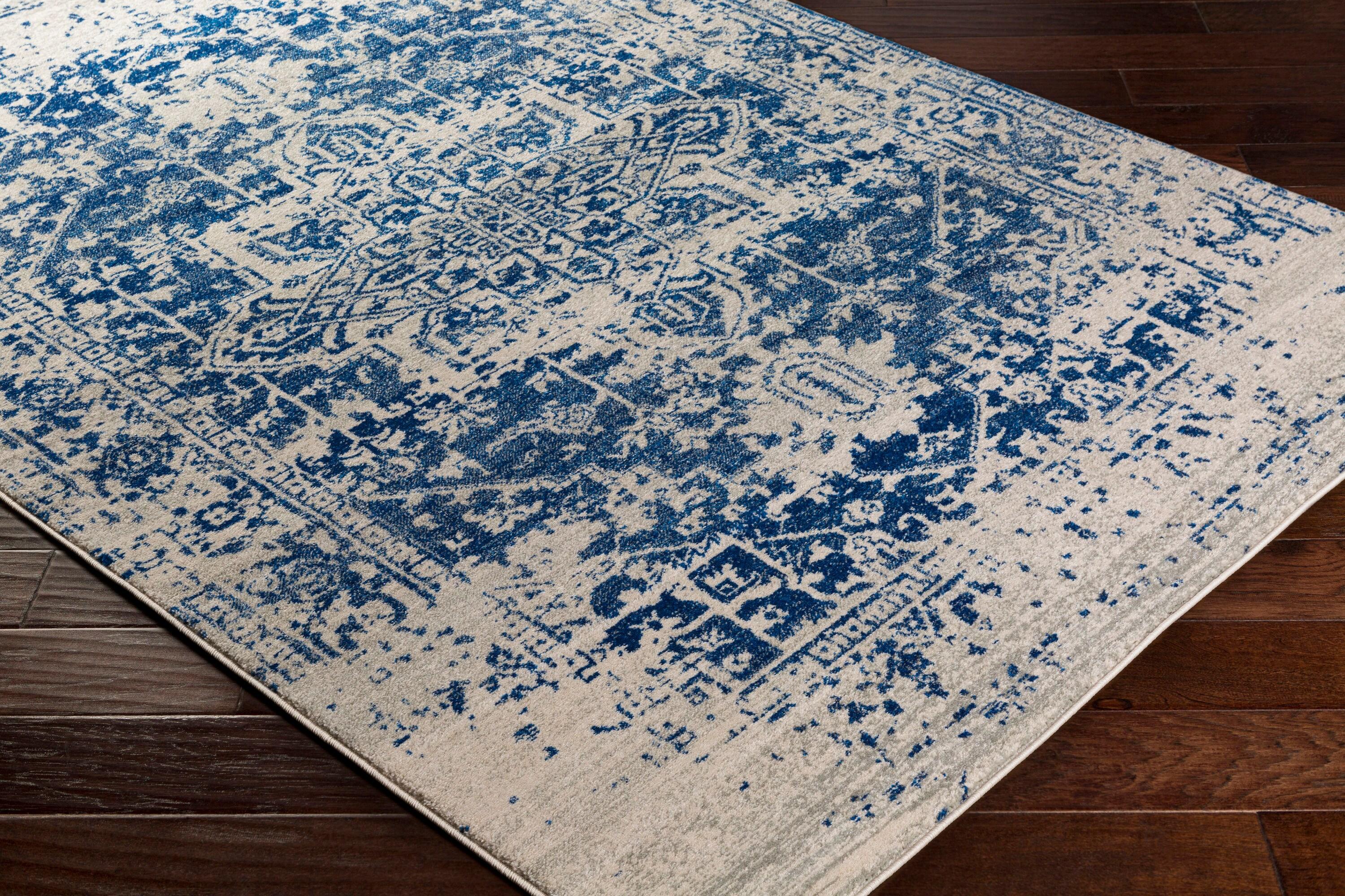 Prisha Rug - White and Blue / 5'3" x 7'3"