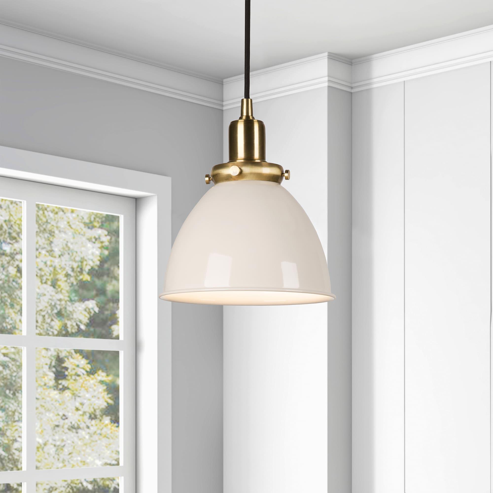 Evelyn&Zoe 8" Pearled White/Brass Metal Pendant