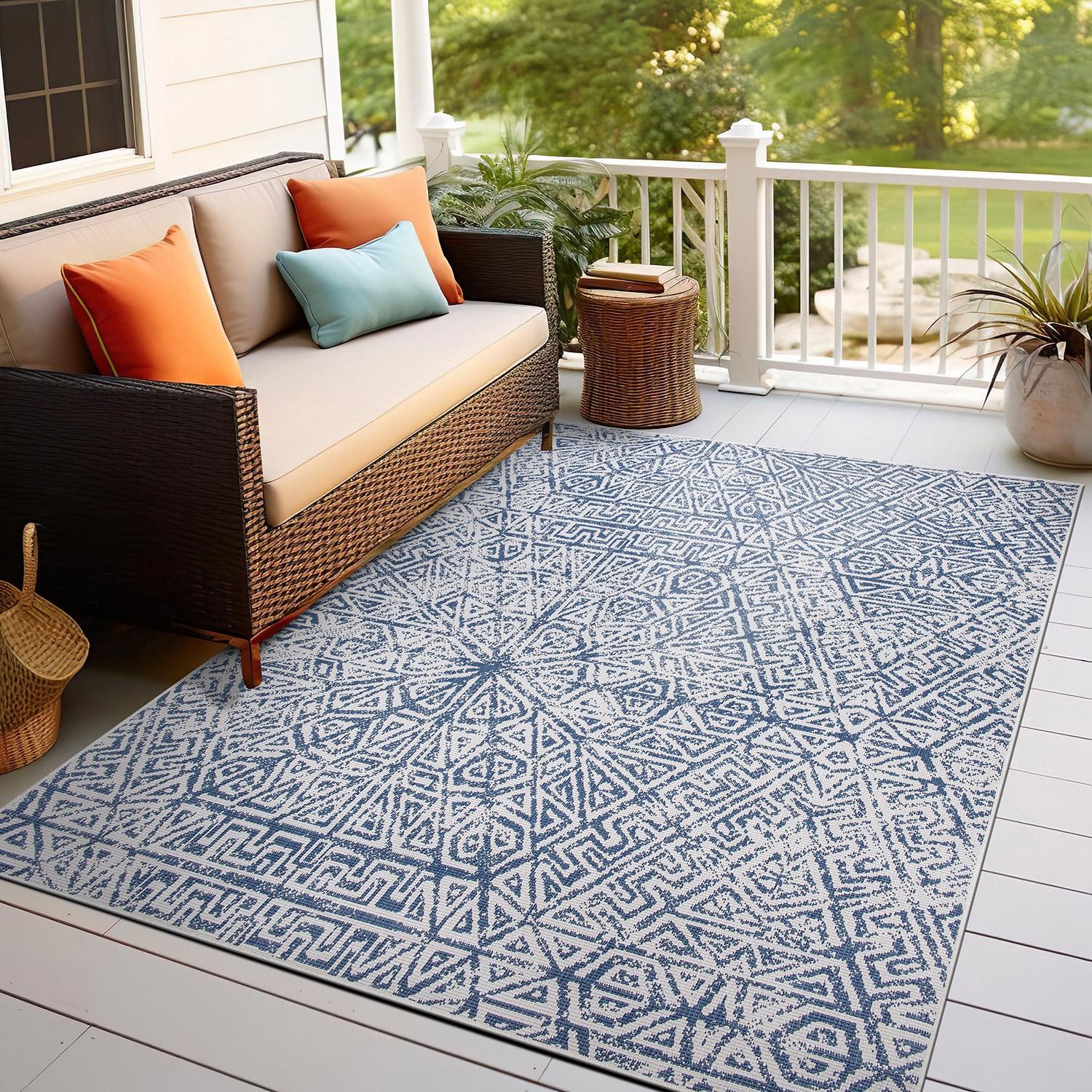 Nuloom Kandace Geometric 5x8 Indoor/Outdoor Area Rug for Living Room Patio Deck Front Porch Kitchen, Blue/Ivory
