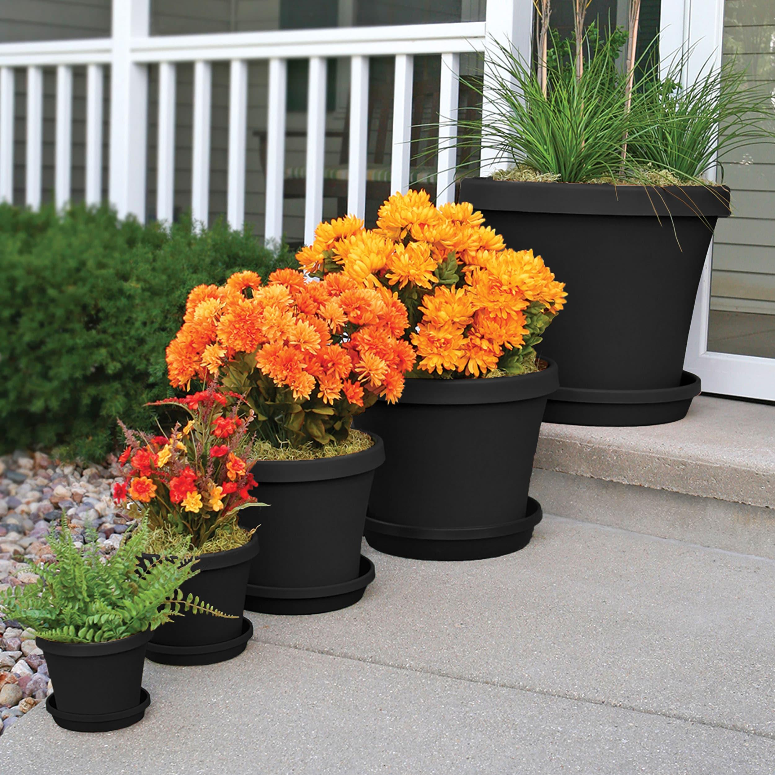 Bloem 14-in Terra Round Resin Planter - Black (Saucer Not Included)