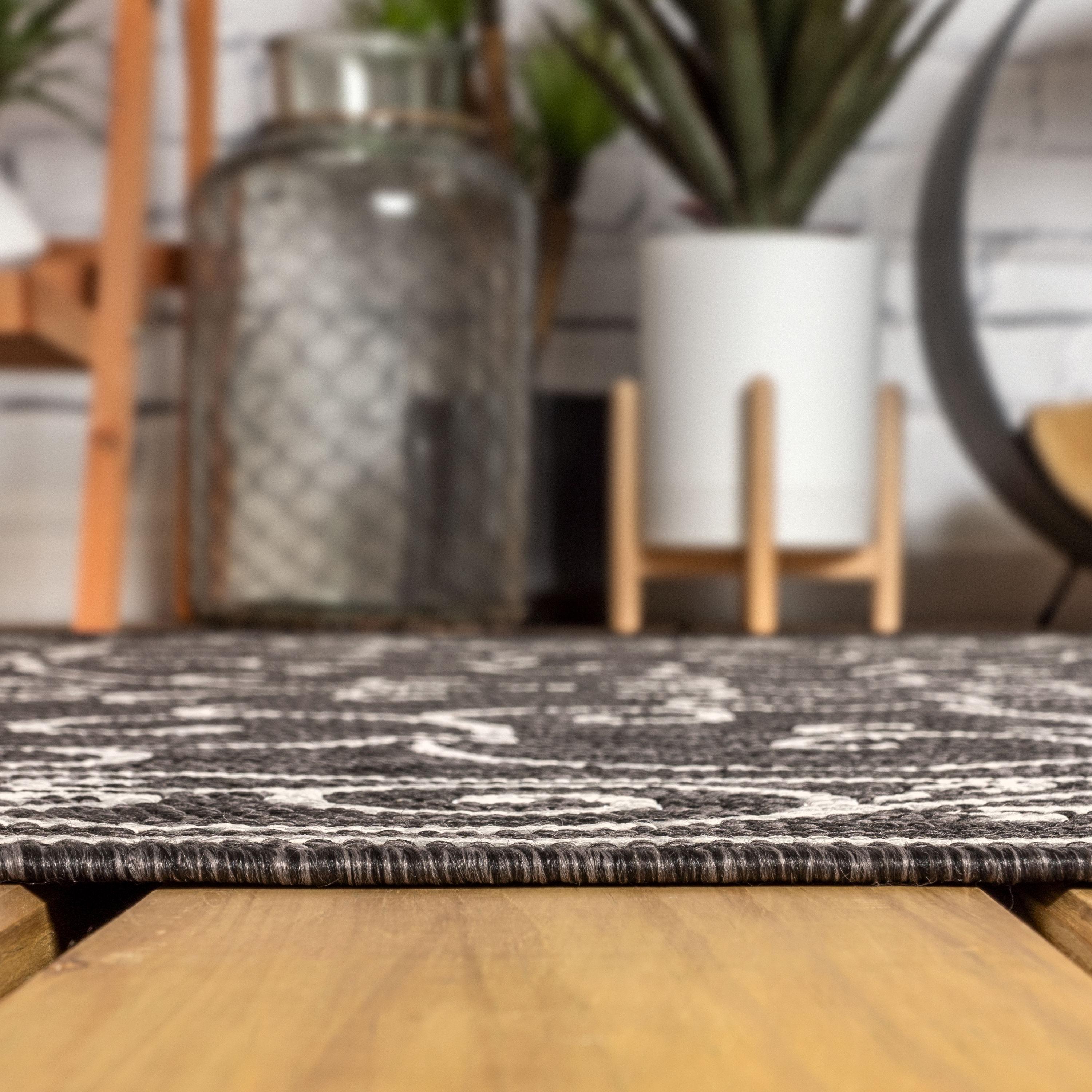4'x6' Charleston Vintage Filigree Textured Weave Indoor/Outdoor Area Rug, Black/Gray - JONATHAN Y