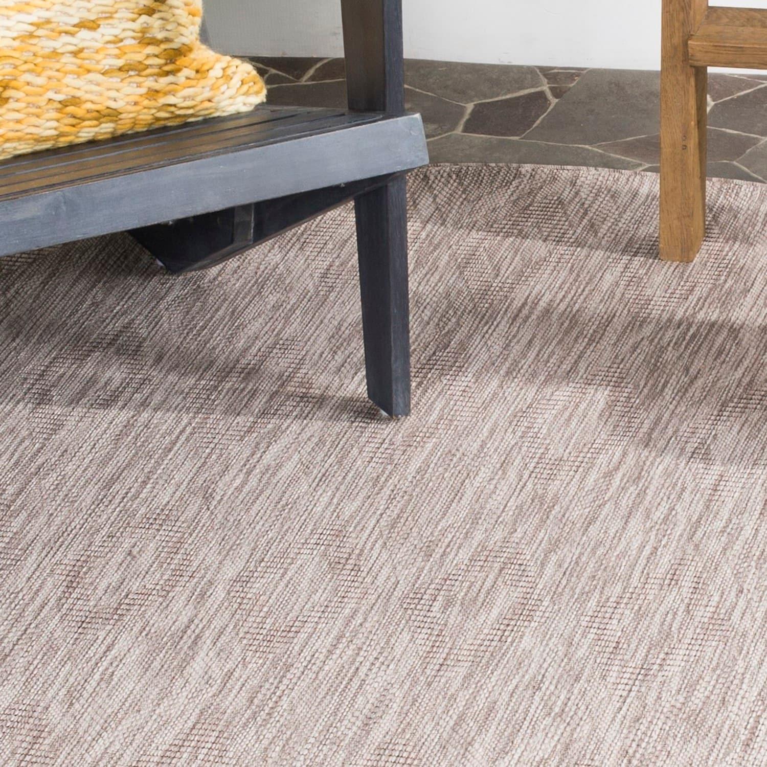 SAFAVIEH Courtyard Teodor Geometric Indoor/Outdoor Area Rug, Beige/Beige, 4' x 4' Round