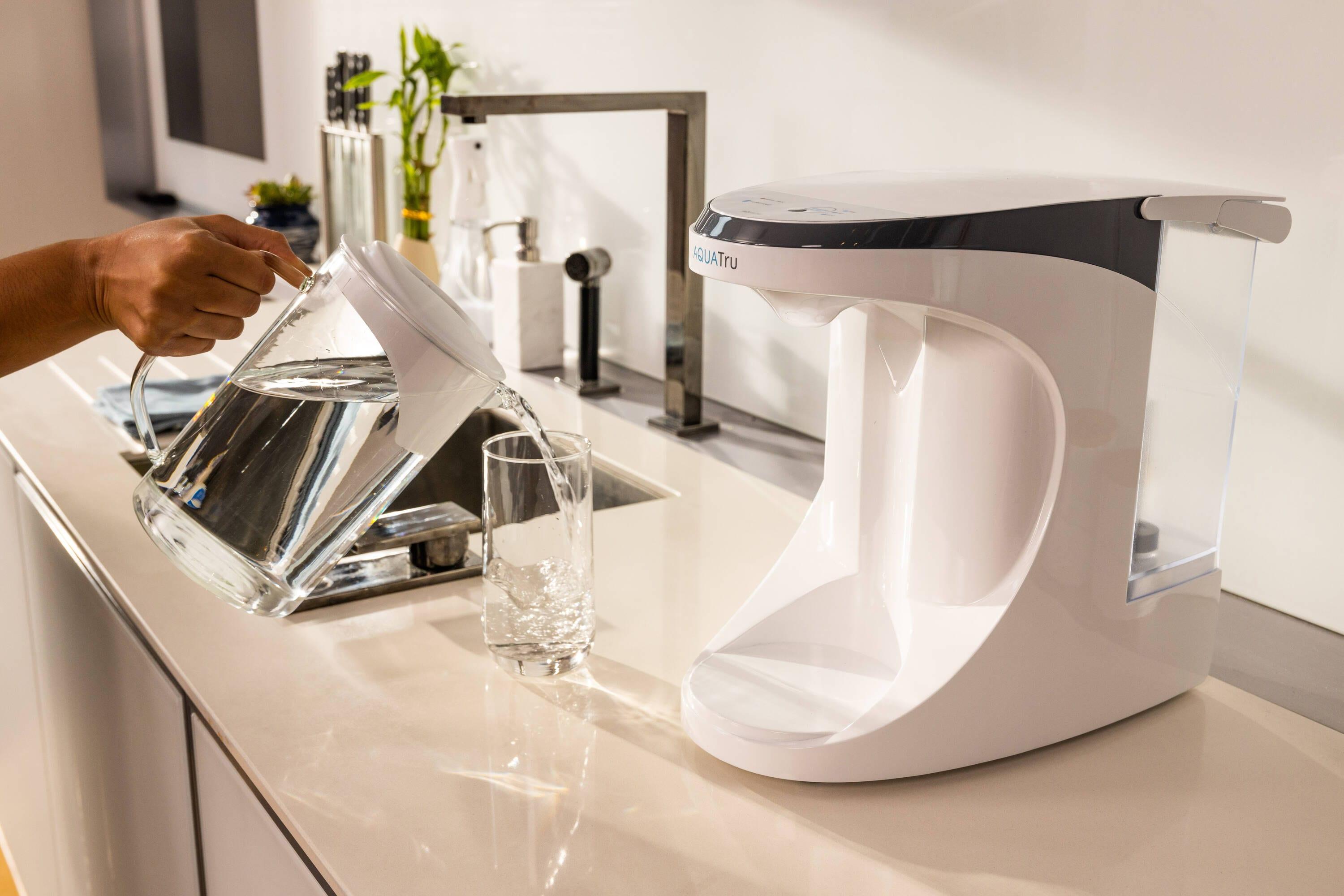 AquaTru Carafe Countertop Glass Water Purifier, 64 Fl Oz