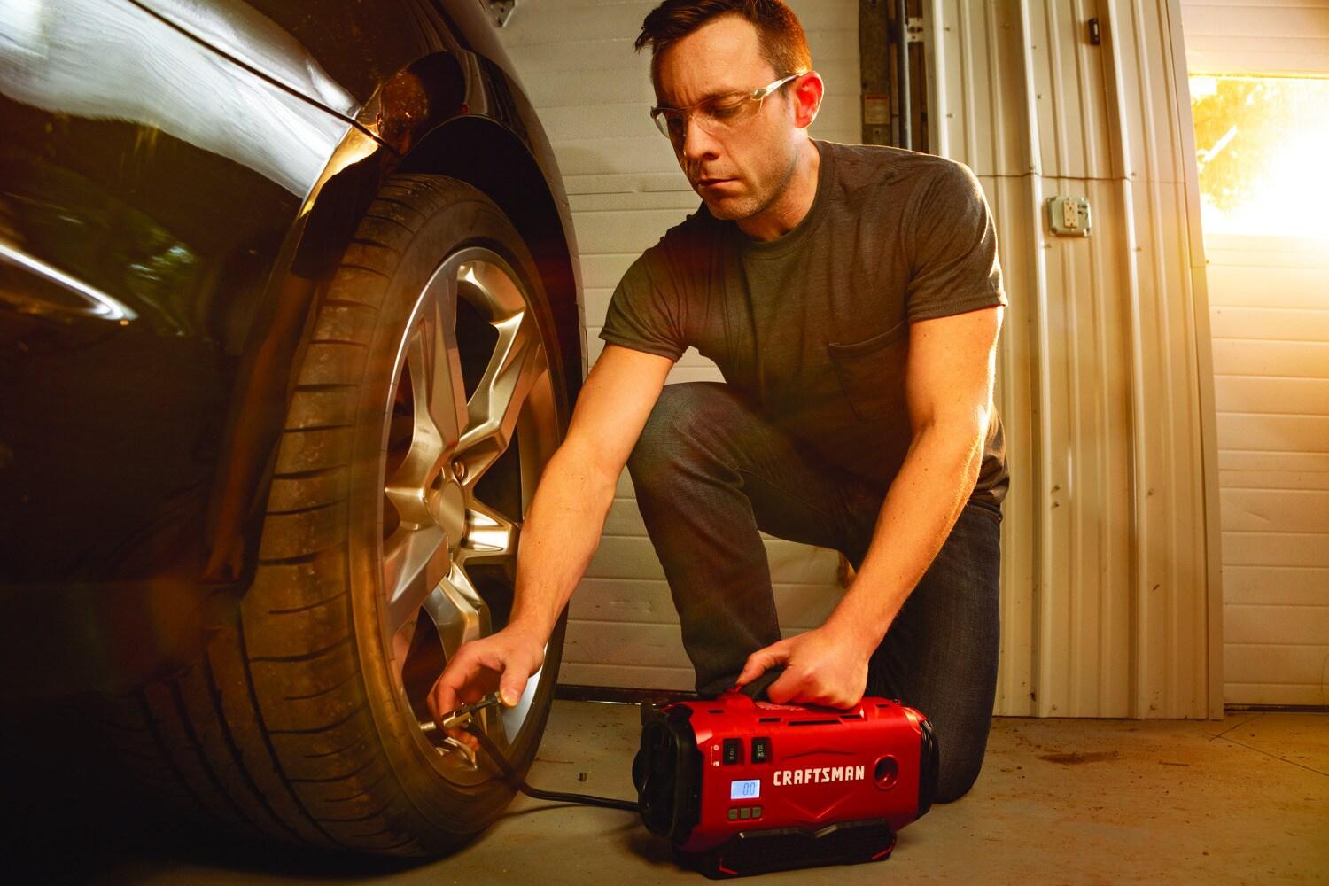 CRAFTSMAN V20 Inflator, Tool Only (CMCE520B),Red