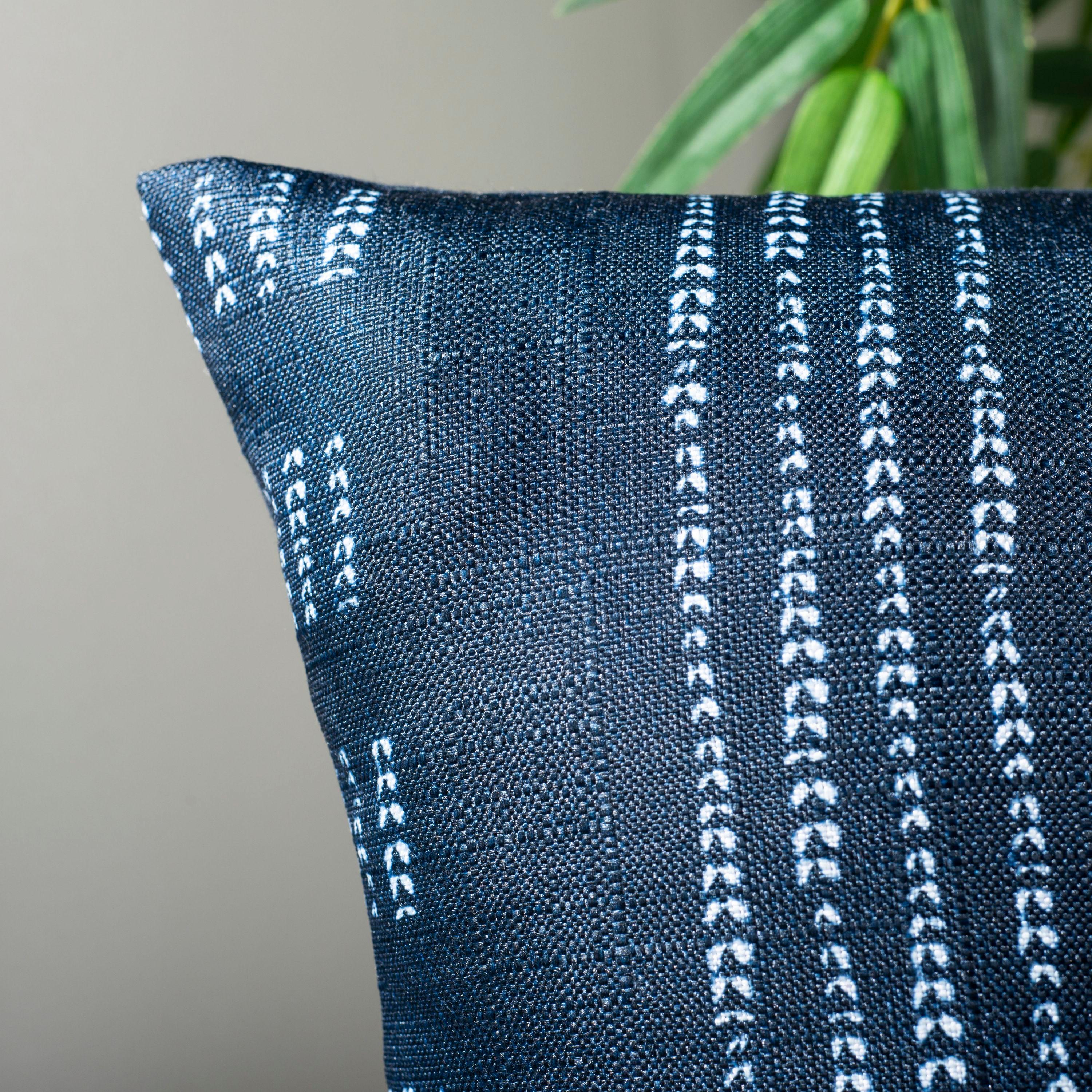 SAFAVIEH Madelyn 16" x 16" Dark Striped Plush Pillow, Deep Blue/White