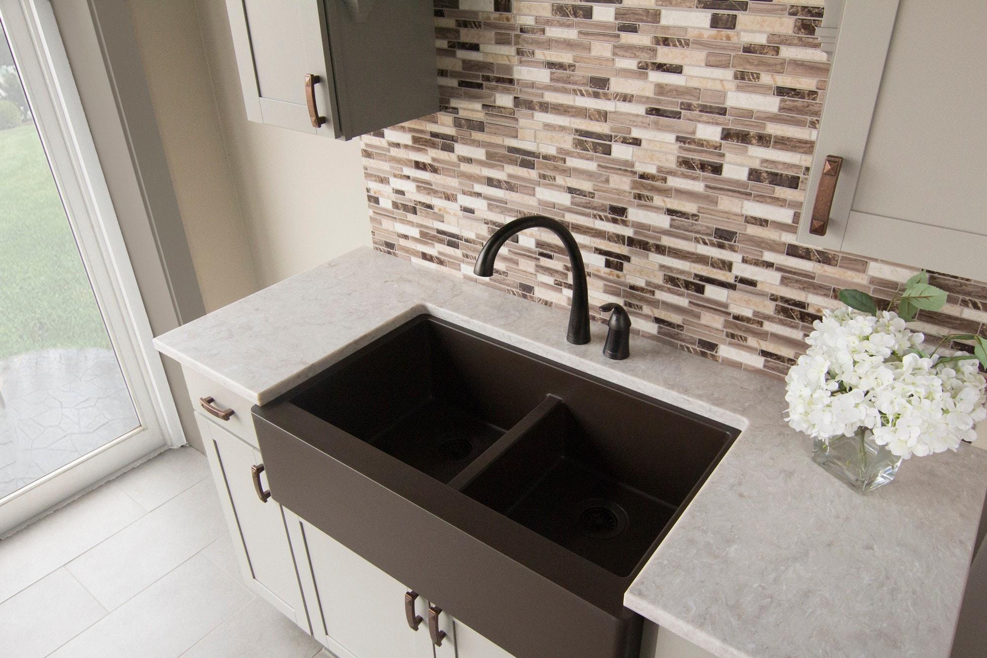 Karran Karran Quartz 34'' X 21-1/4'' 50/50 Double Bowl Farmhouse/Apron Front Kitchen Sink Kit QA-750-BR-PK1