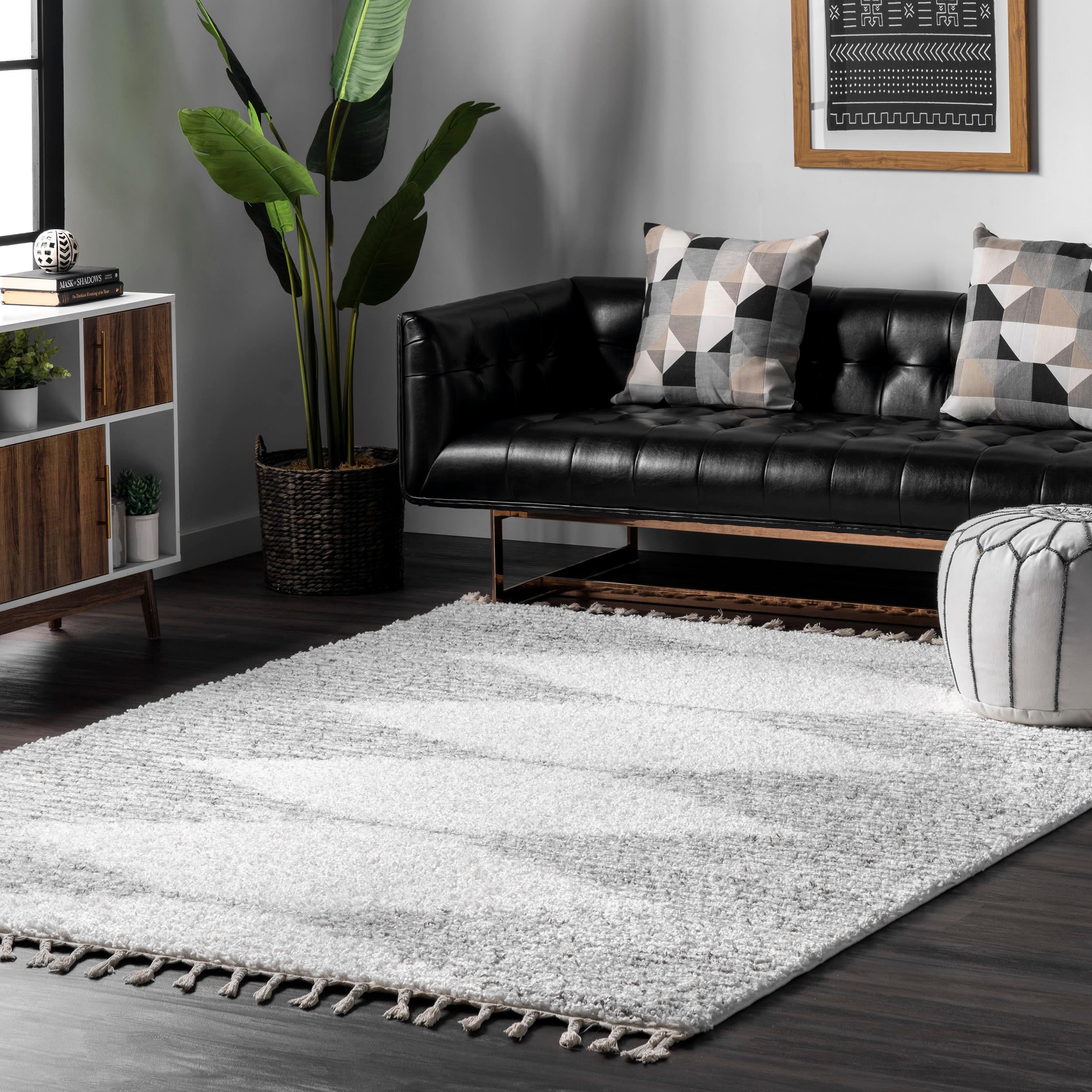nuLOOM Bria Moroccan Diamond Tassel Area Rug