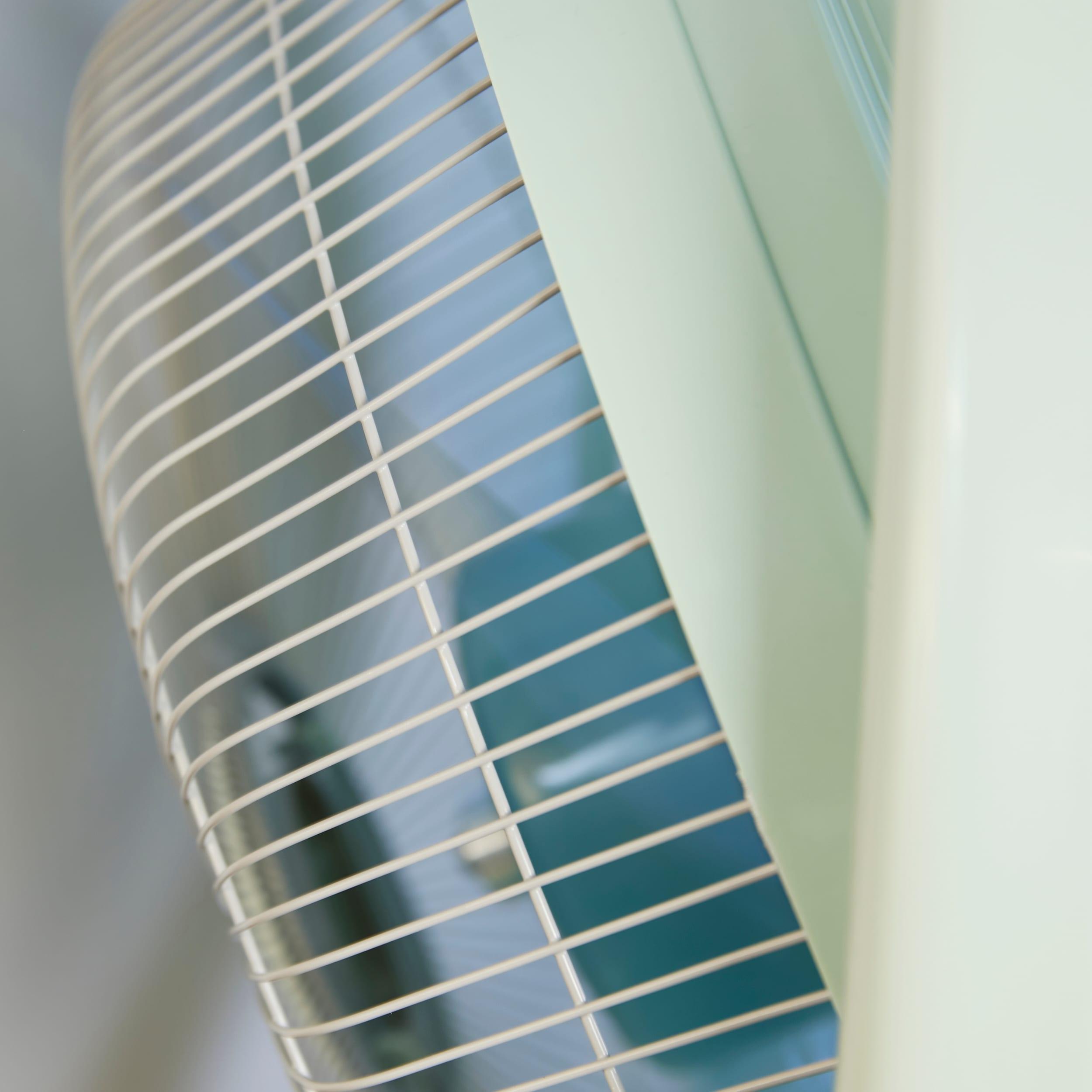 Sunpentown 14 in Powerful Air Delivery Box fan