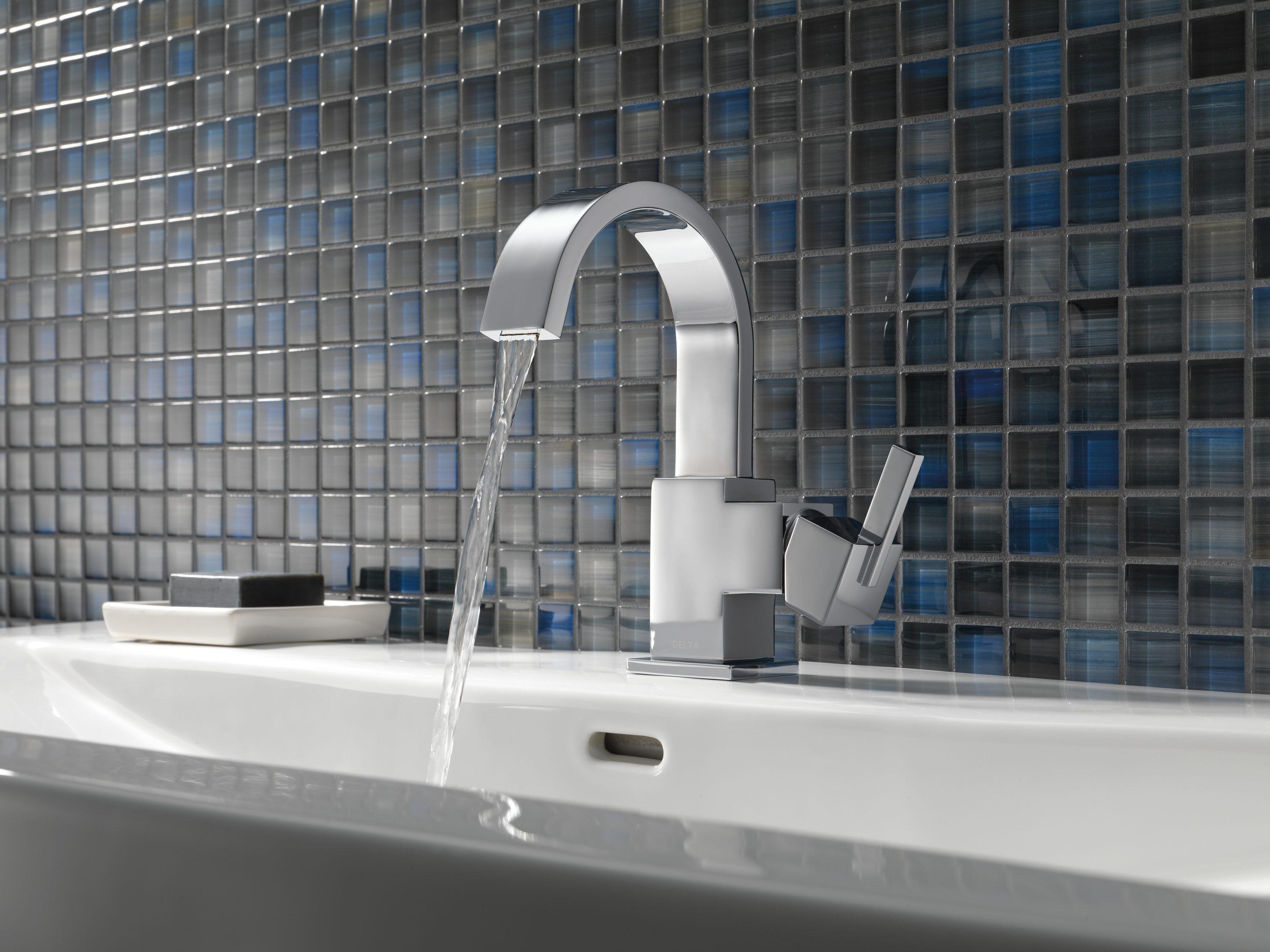 Vero Single Hole Bathroom Faucet with Drain Assembly, Single Handle Bathroom Sink Faucet