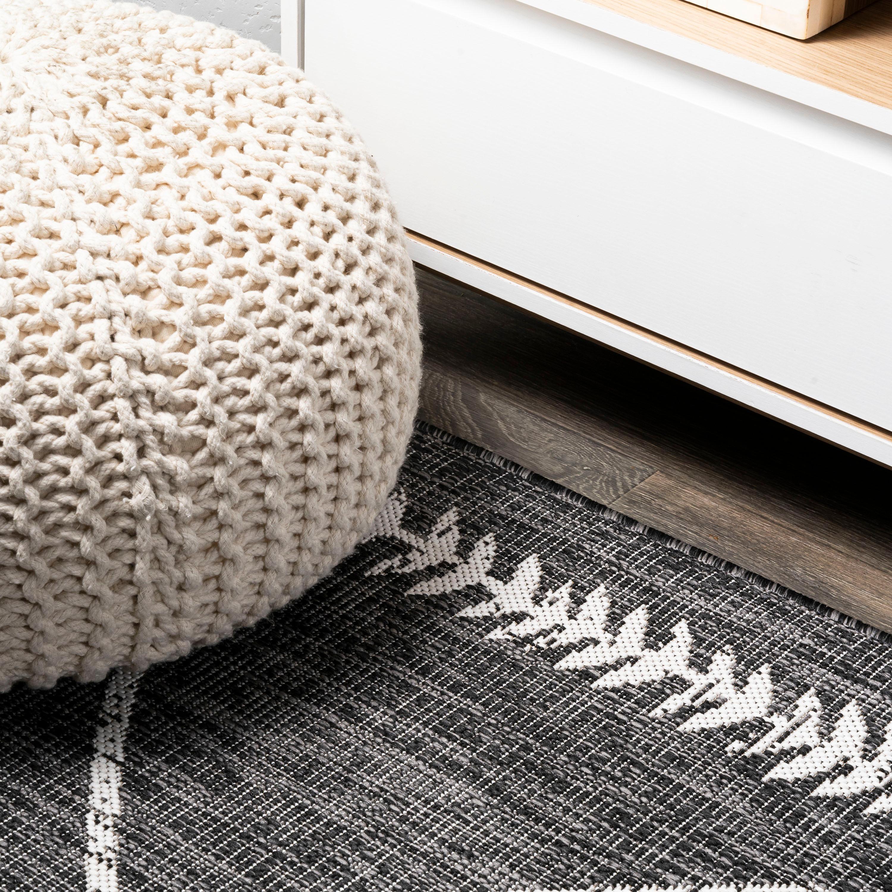 2'x10' Derya  Diamond Trellis Indoor/Outdoor Runner Rug, Black/Ivory - JONATHAN Y