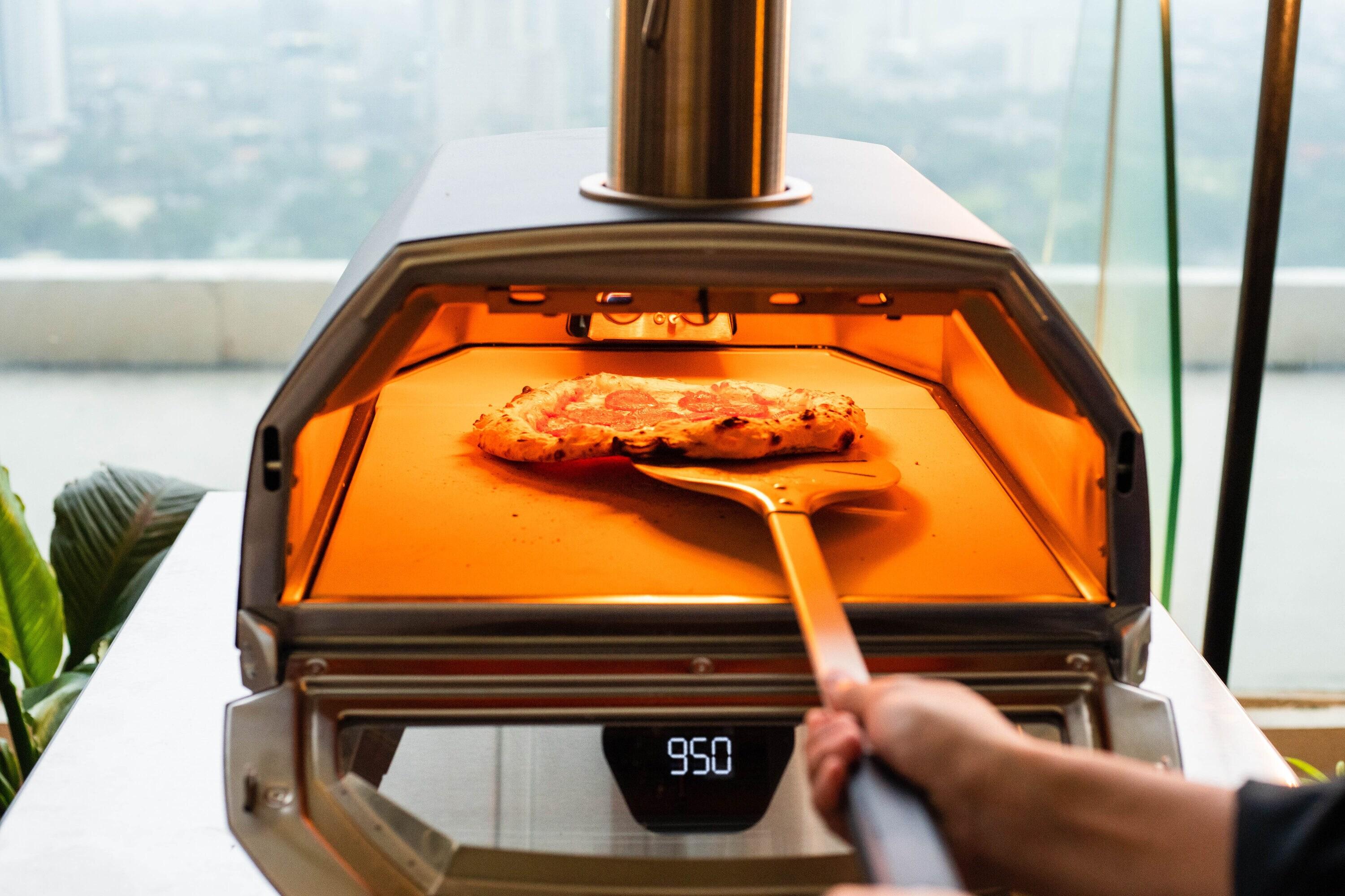 Ooni Silver Aluminum Pizza Turning Peel, 31.5"