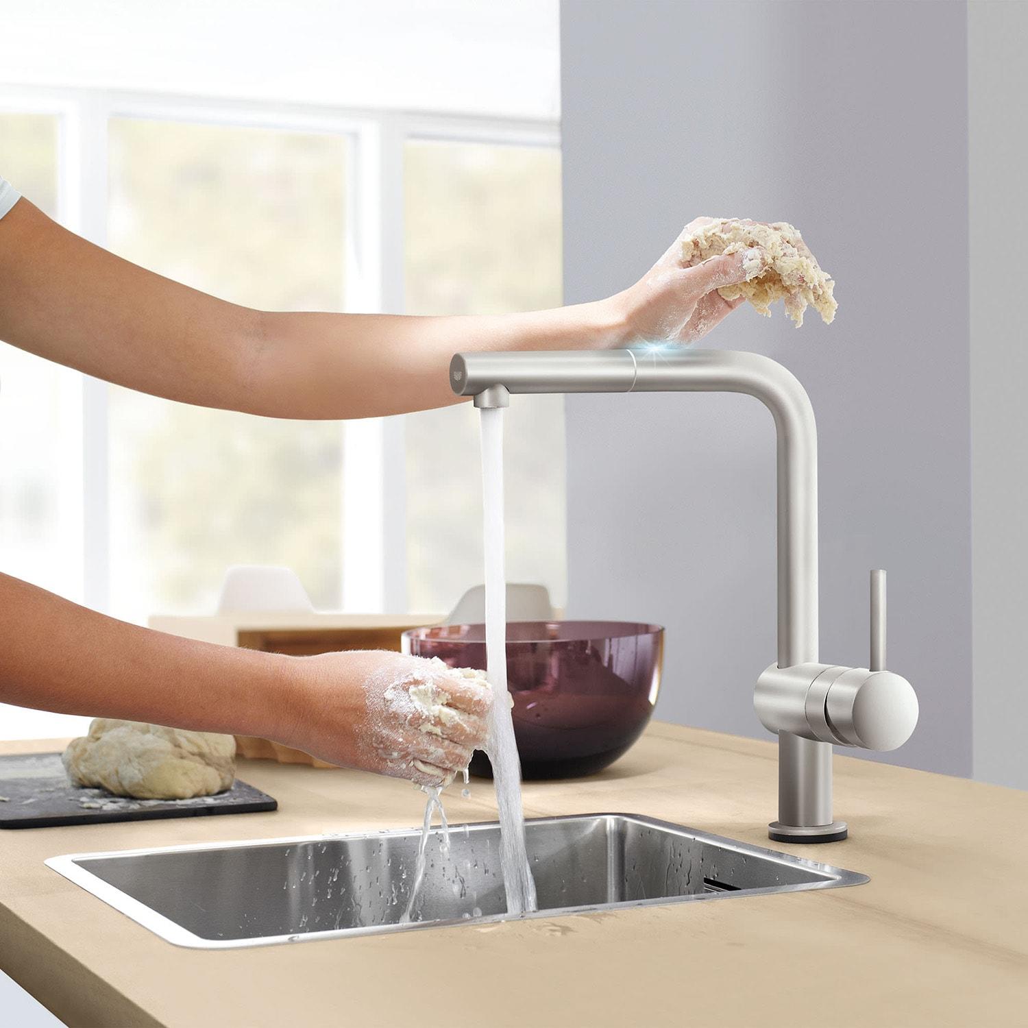 Minta® Pull Out Touch Single Handle Kitchen Faucet