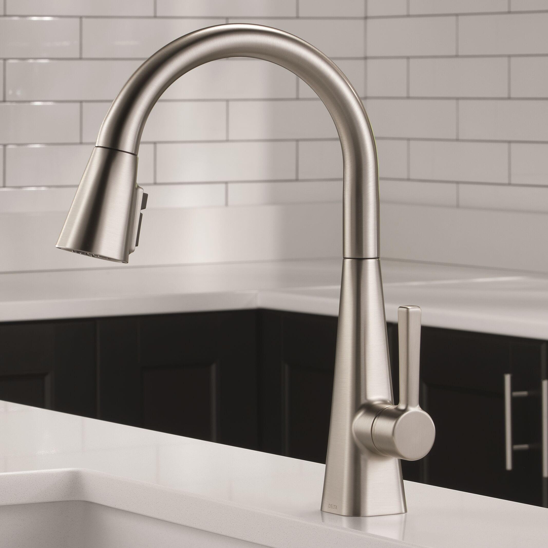 Lenta Pull Down Sprayer Kitchen Sink Faucet, Single Handle Kitchen Faucet