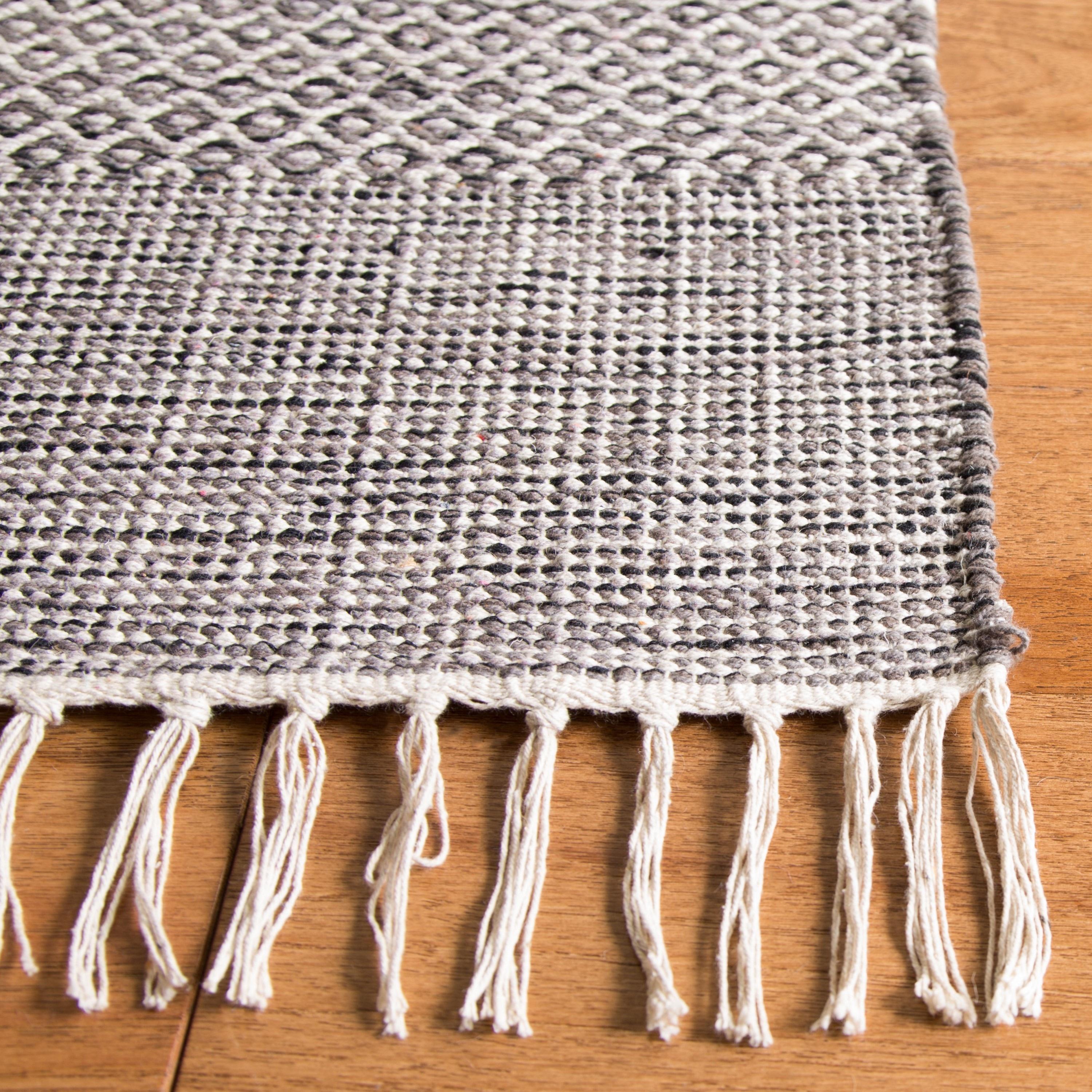Montauk MTK330 Hand Woven Area Rug - Ivory/Anthracite - 3'x5' - Safavieh.