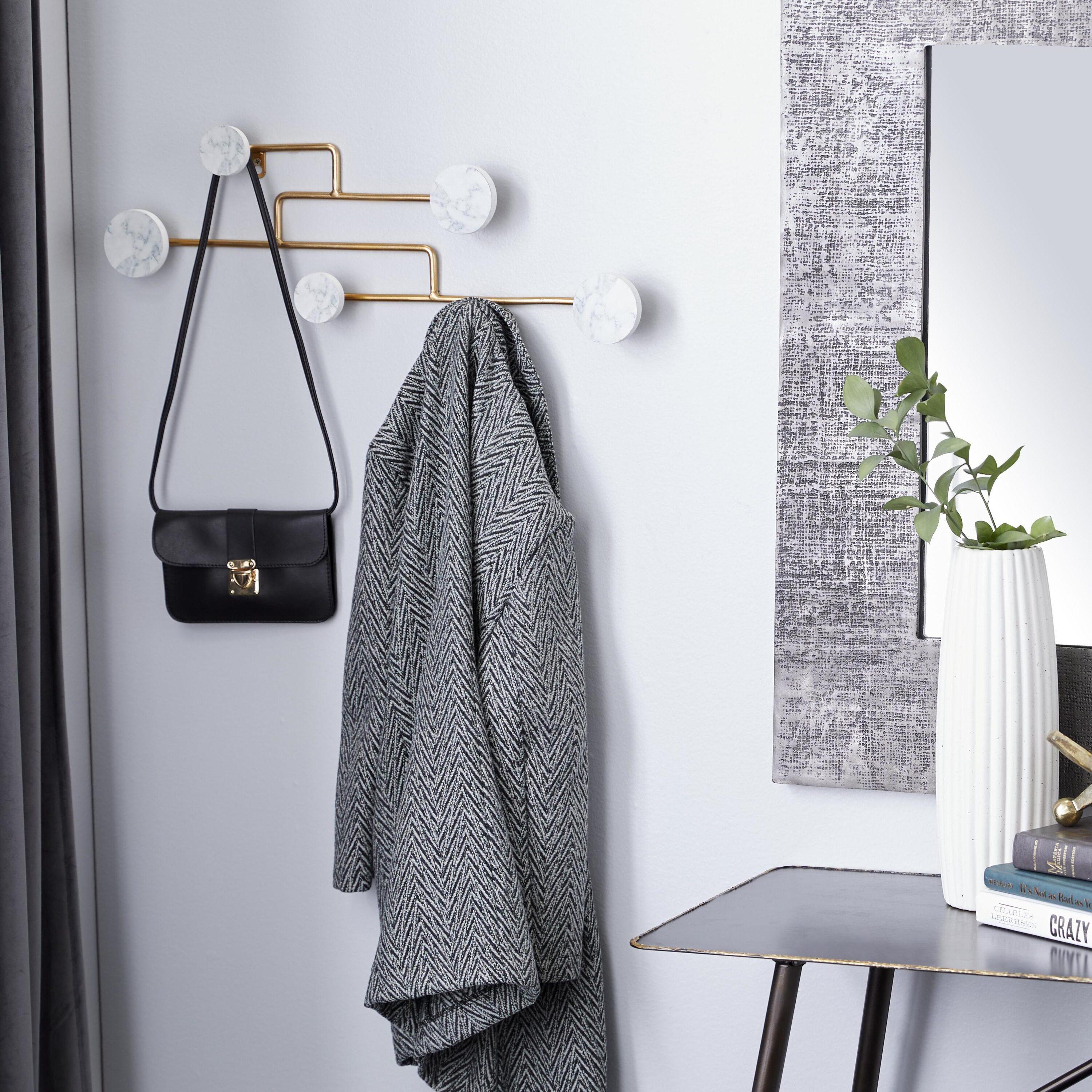 DecMode 24" x 7" Gold Wooden 6 Hangers Wall Hook, 1-Piece