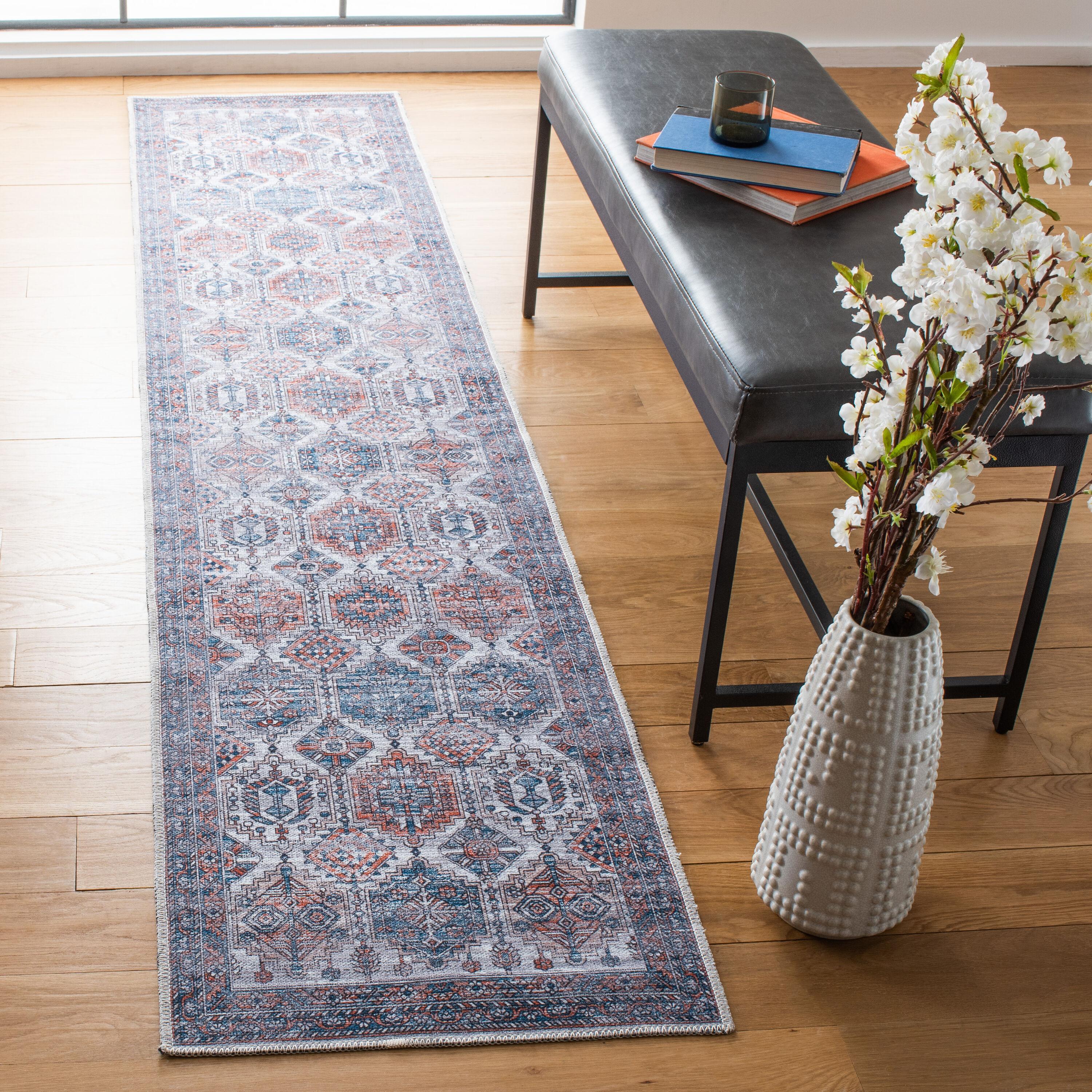 SAFAVIEH Serapi Amina Oriental Machine Washable Runner Rug, Ivory/Rust, 2' x 9'