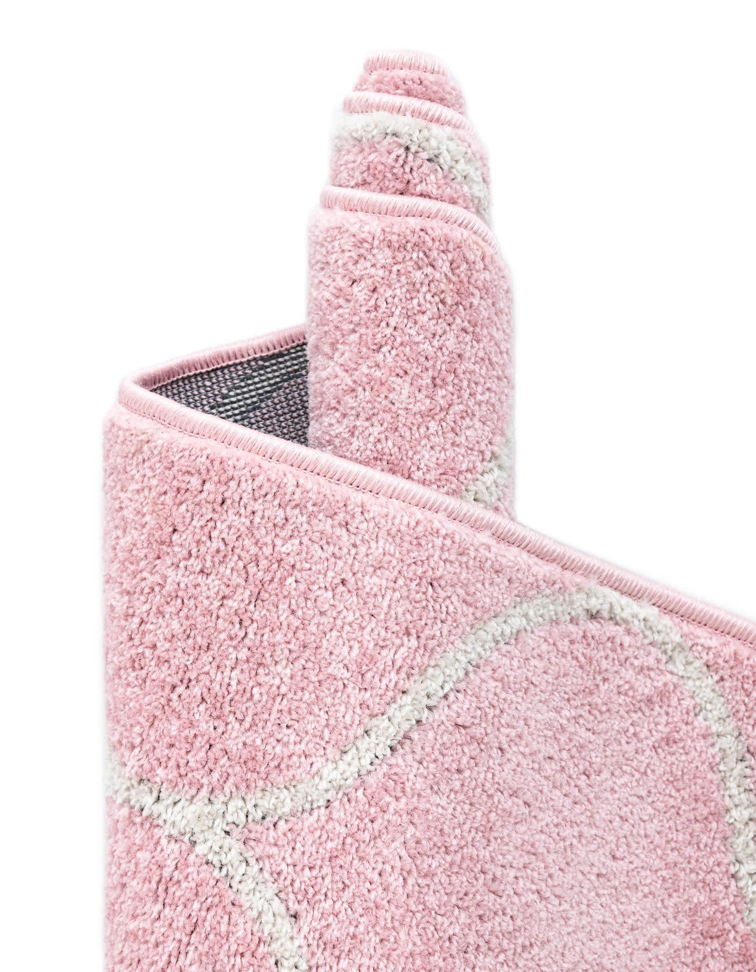 Unique Loom 4' 0 x 6' 0 Trellis Frieze Rounded Light Pink Area Rug