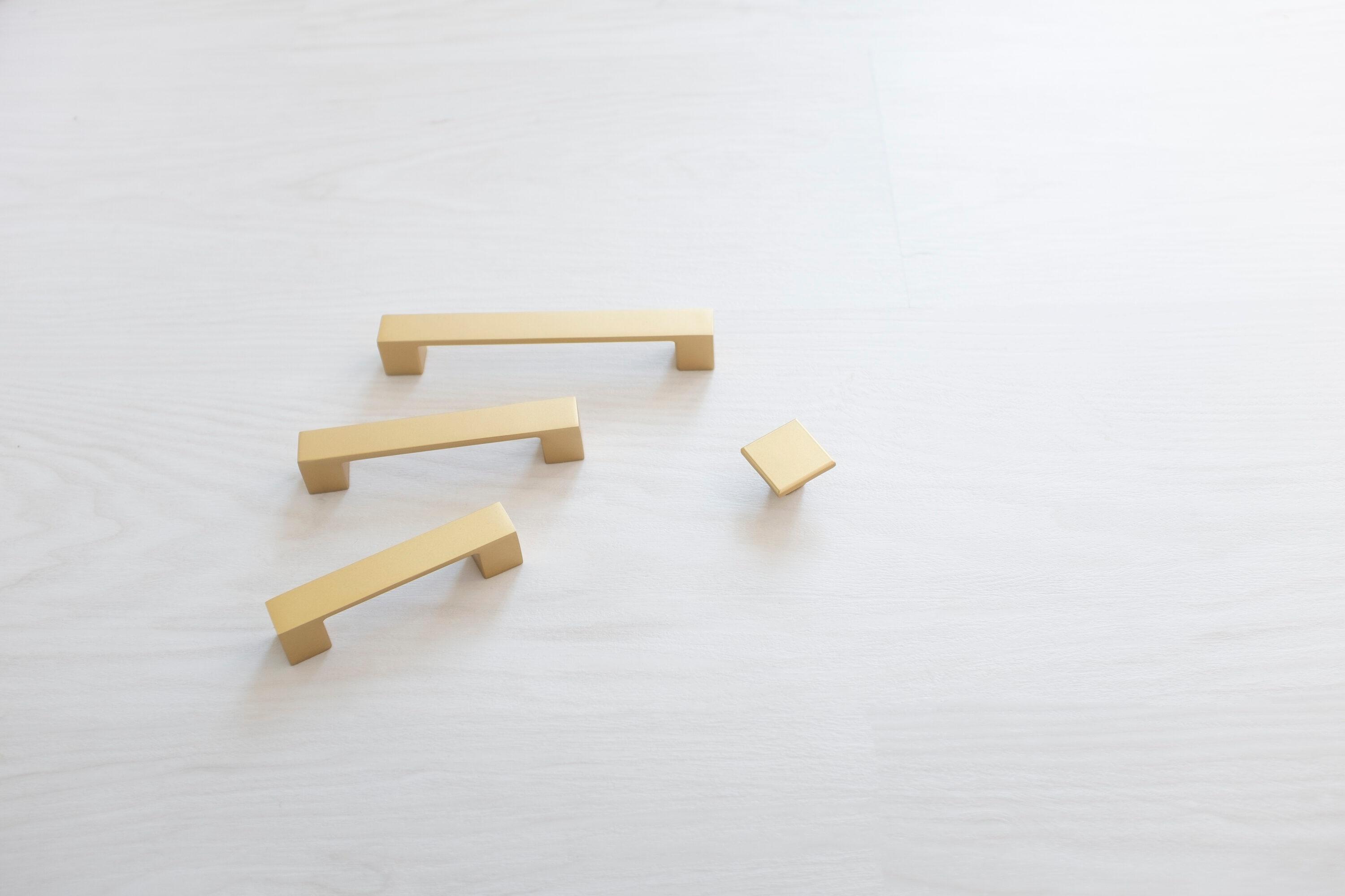 Dash Collection Pull - Contemporary Hardware for Drawers & Cabinets (Set of 10)