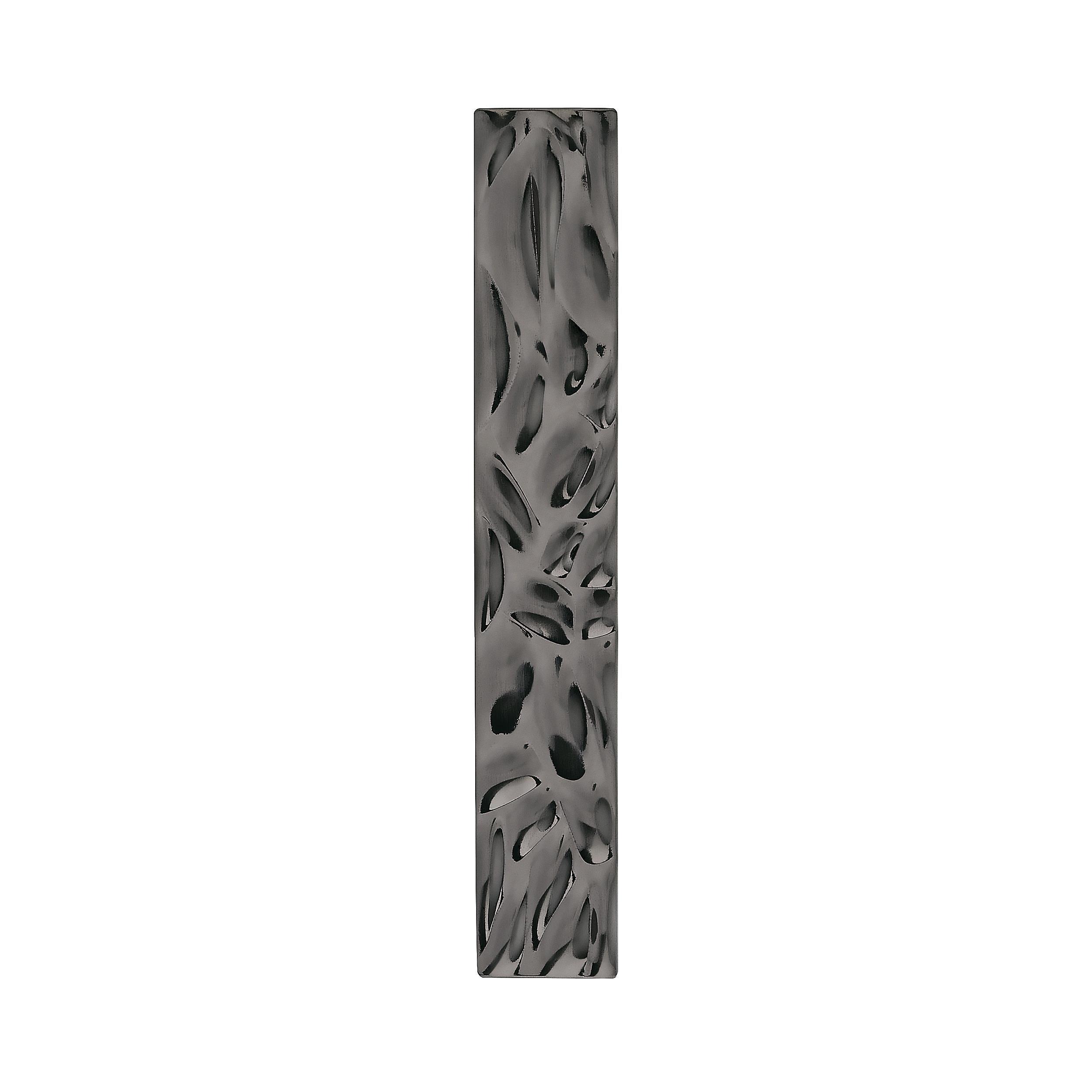 Calathea 7'' Black Chrome Textured Cabinet Pull Bar