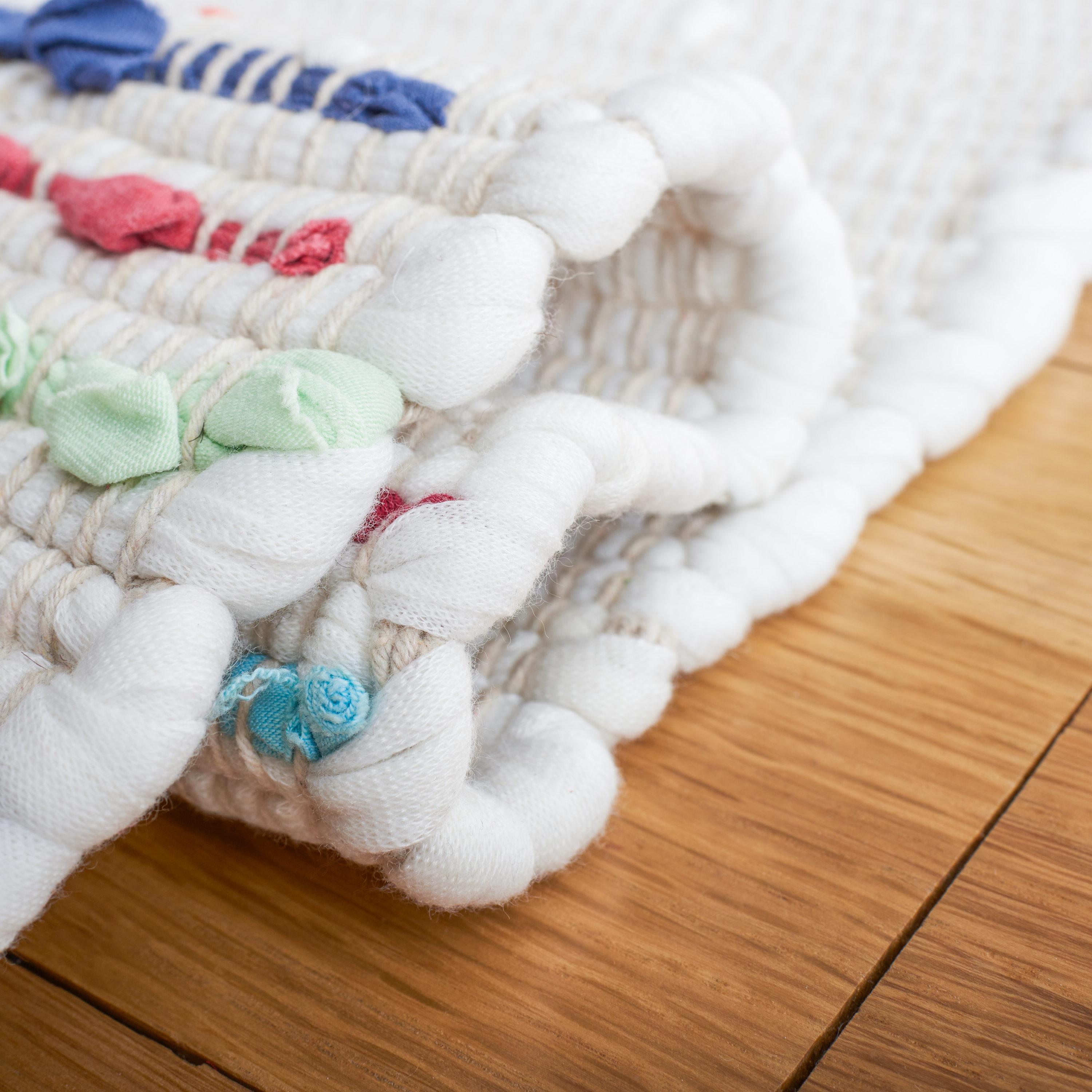 Montauk MTK816 Hand Woven Area Rug - Ivory/Black - 8'x10' - Safavieh.