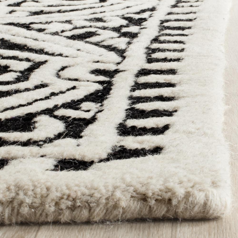 SAFAVIEH Cambridge Leslie Geometric Wool Runner Rug, Black/Ivory, 2'6" x 10'