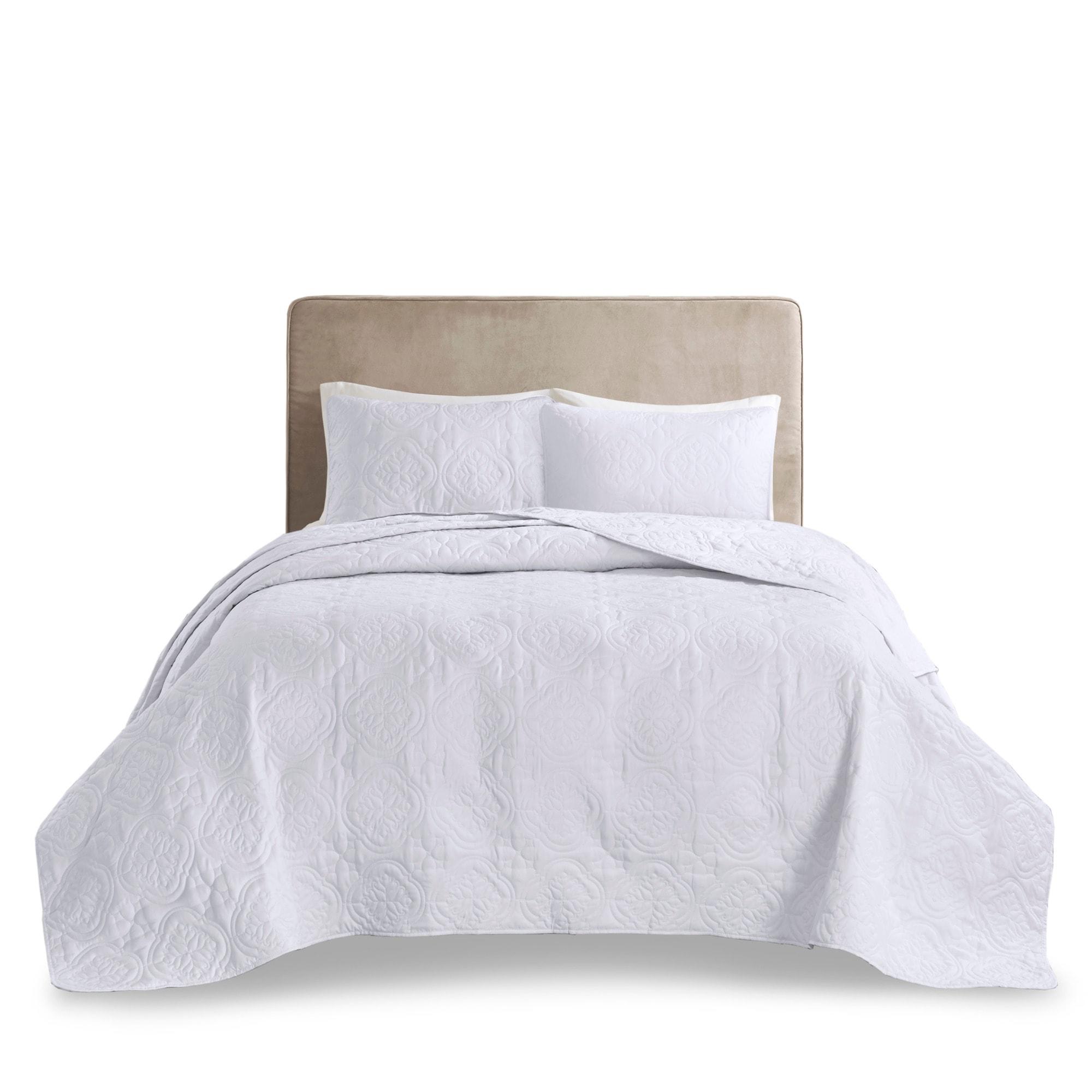 Oakley 3 Piece Reversible Bedspread Set