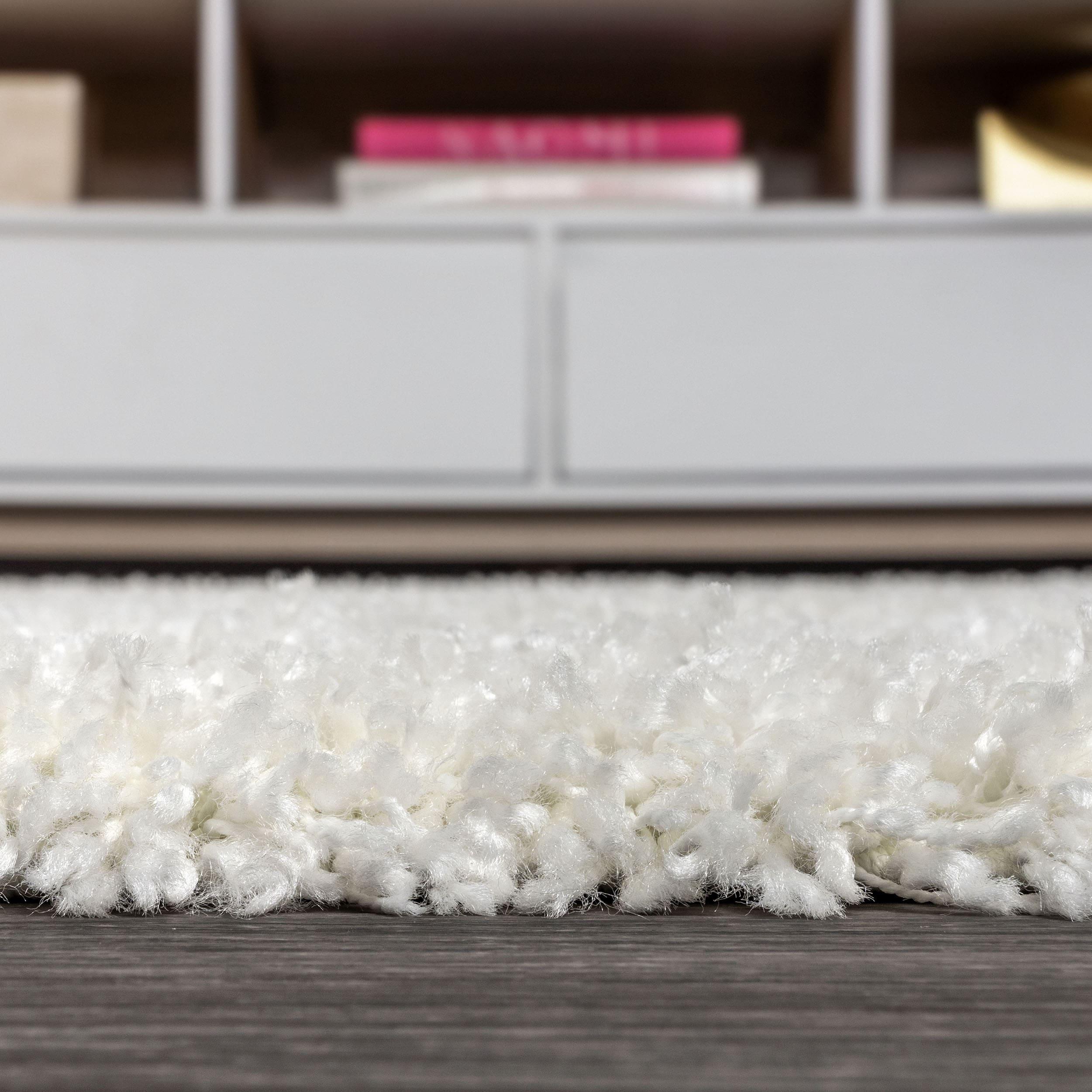 5'x8' Mercer Shag Plush Area Rug, White - JONATHAN Y