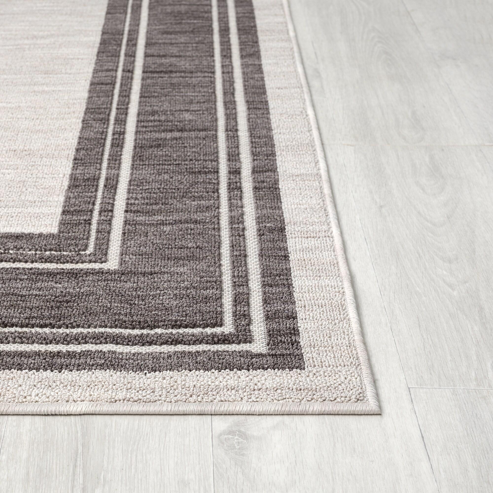 Wyatt Ivory/Gray 5 ft. x 7 ft. Bordered High-Low Yarn Indoor/Outdoor Area Rug