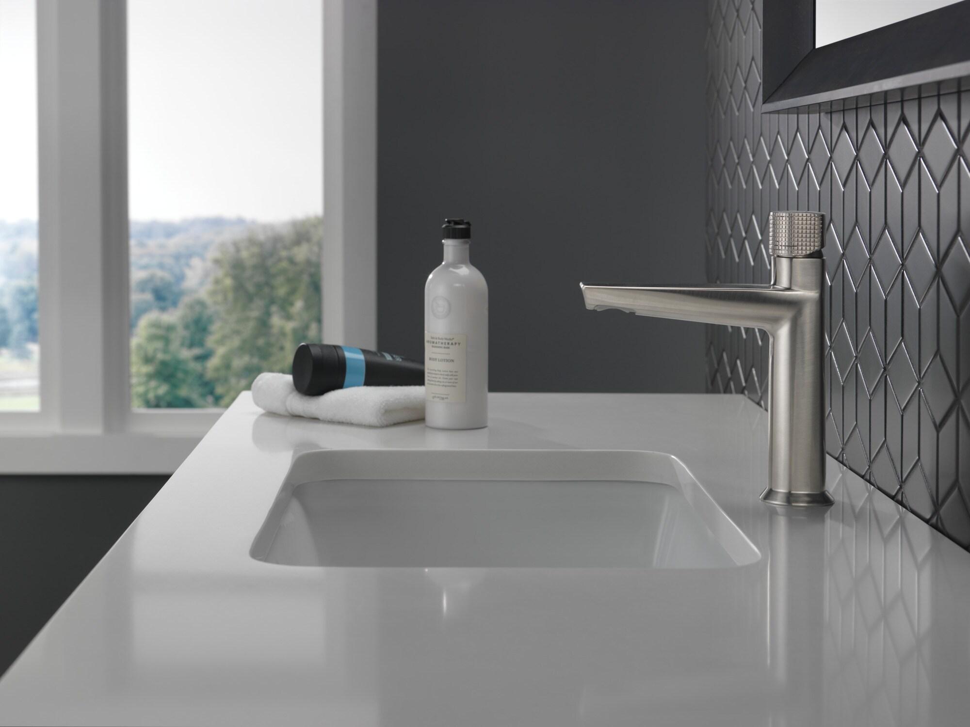 Galeon Single Hole Bathroom Faucet with Drain Assembly