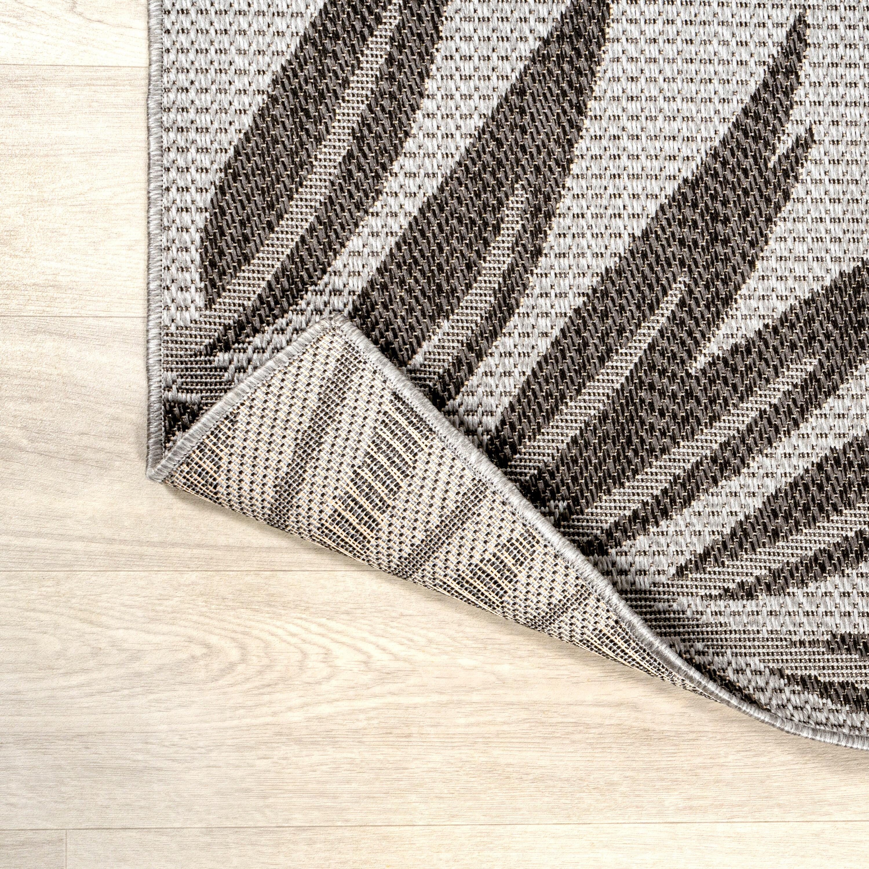 8' x 10' Havana Tropical Palm Leaf Indoor/Outdoor Area Rug, Gray/Black - JONATHAN Y