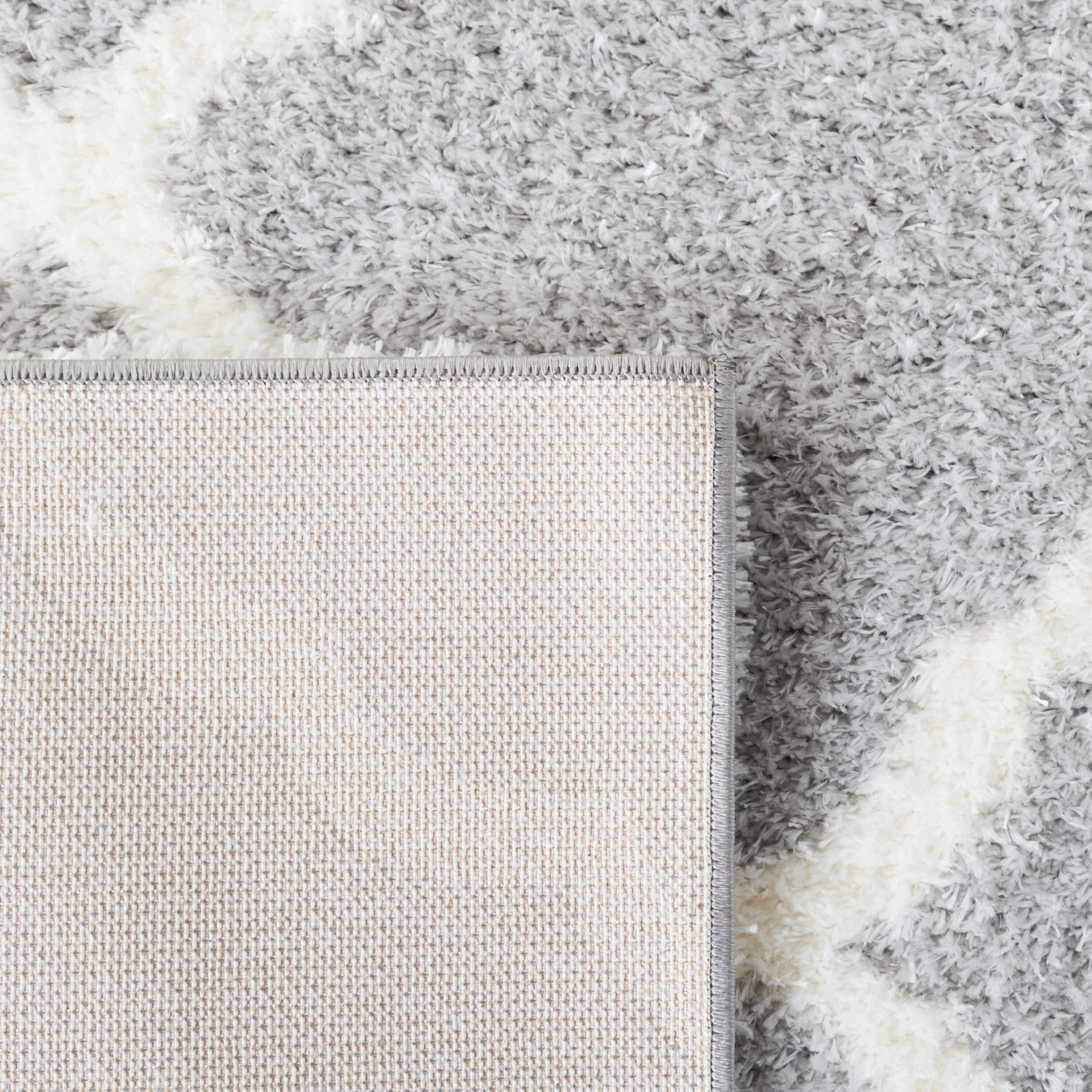 Tahoe Shag THO675 Power Loomed Indoor Area Rug - Light Grey/White - 5'x7' - Safavieh