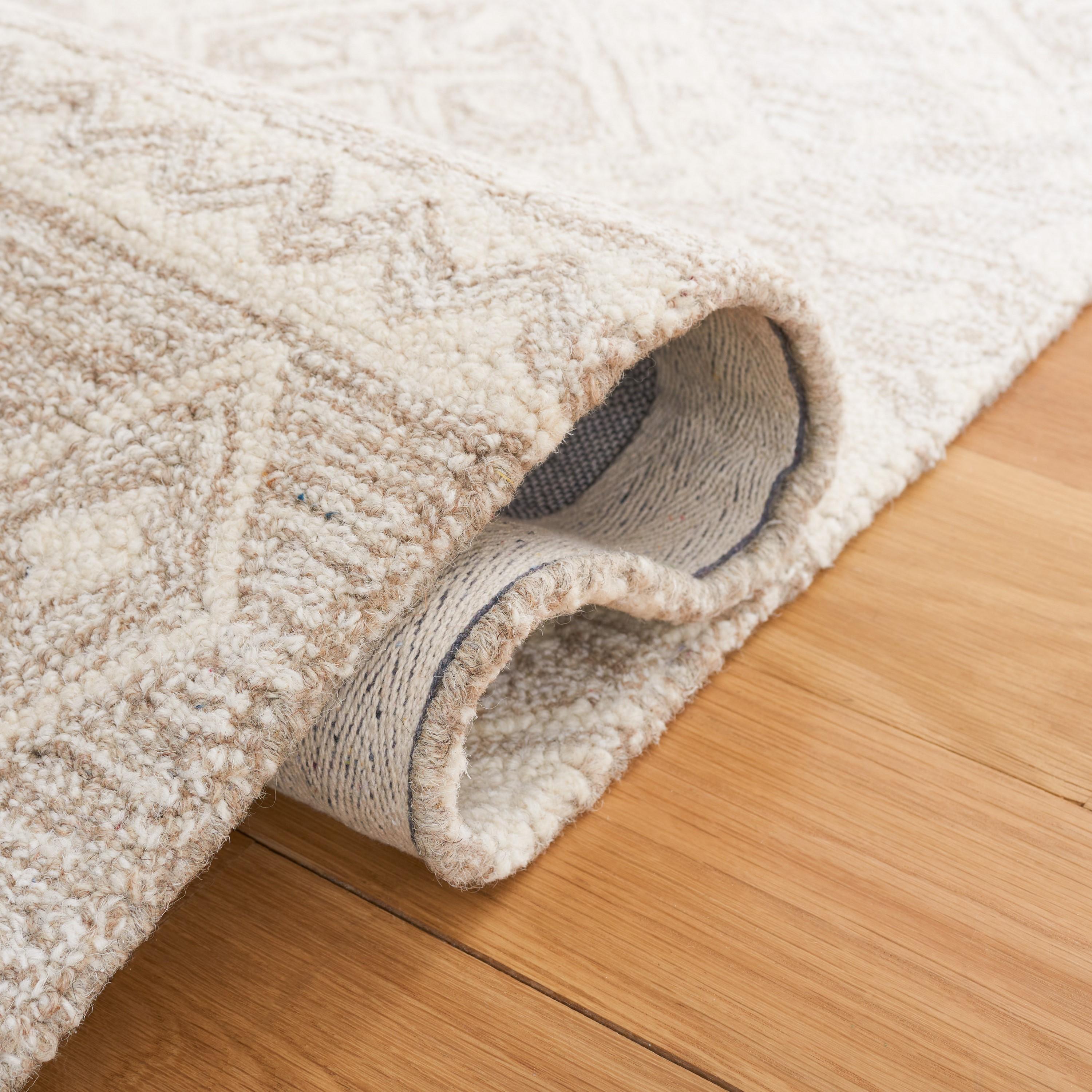 Micro-Loop MLP501 Hand Tufted Indoor Accent Rug - Beige/Ivory - 2'6"x4' - Safavieh