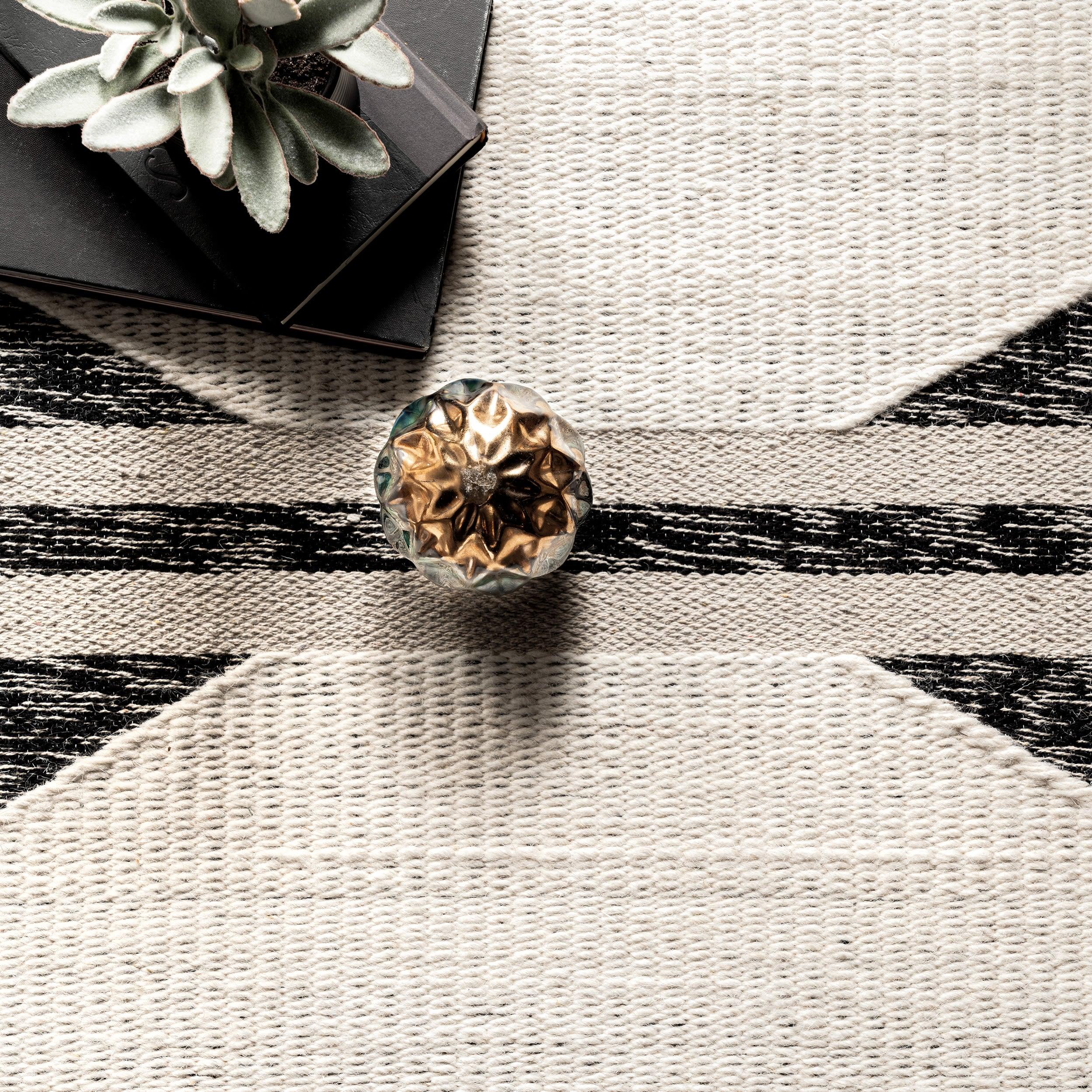 nuLOOM Chasen Cotton and Wool Flatweave Diamond Tassel Area Rug, 5' x 8', Ivory